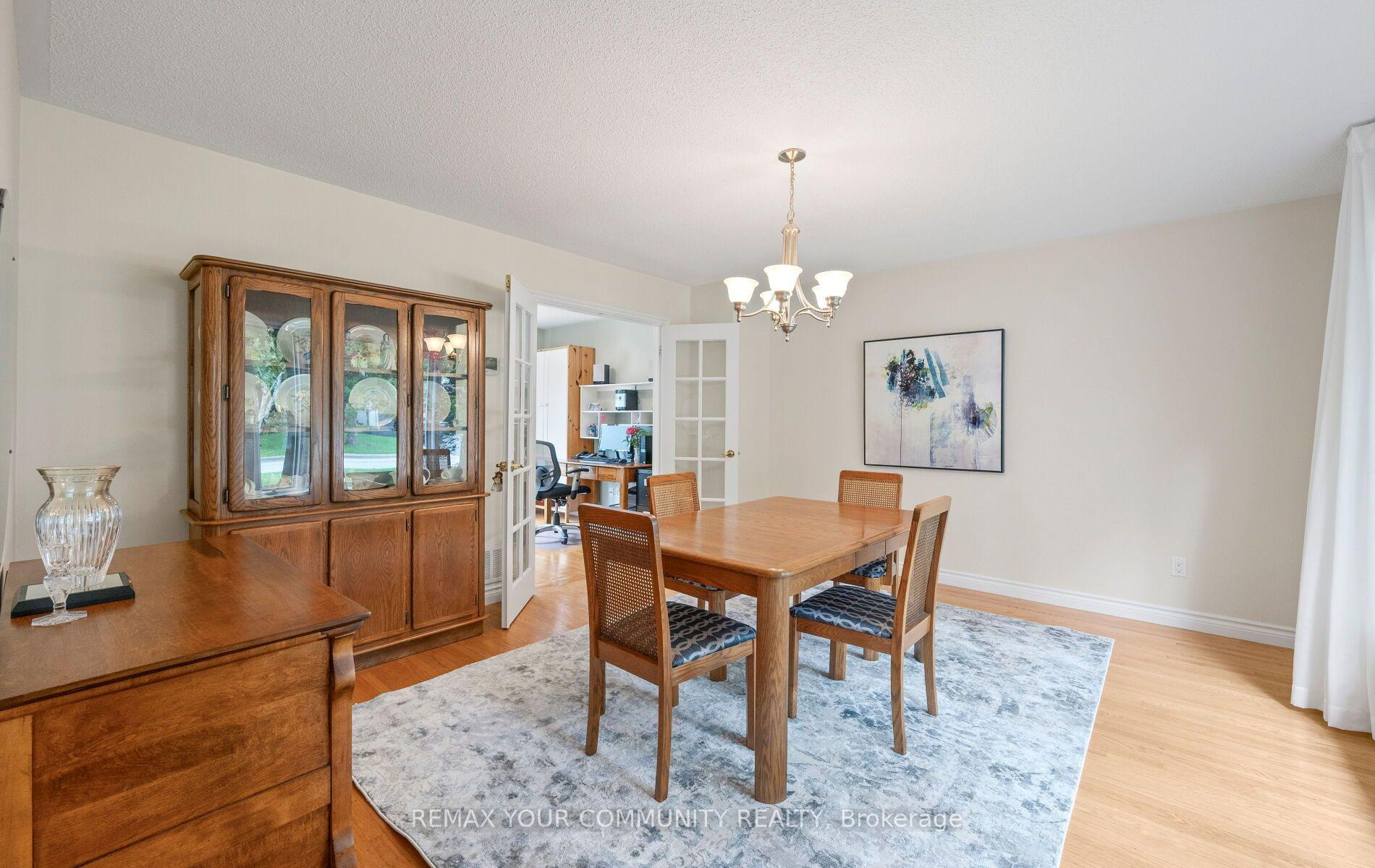 Photo 17 of 10 Glenview Drive, Aurora, Aurora Highlands — HOMEH