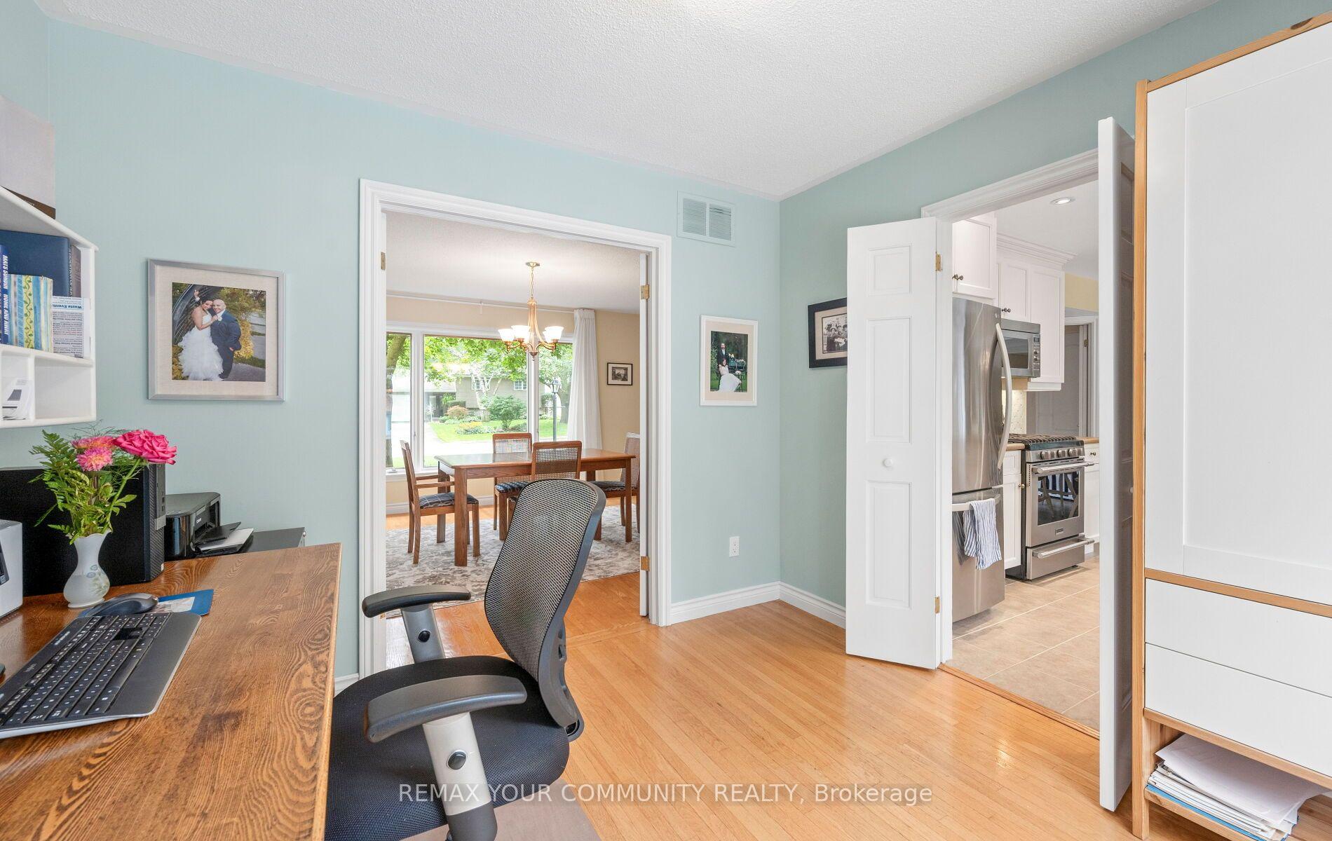 Photo 19 of 10 Glenview Drive, Aurora, Aurora Highlands — HOMEH