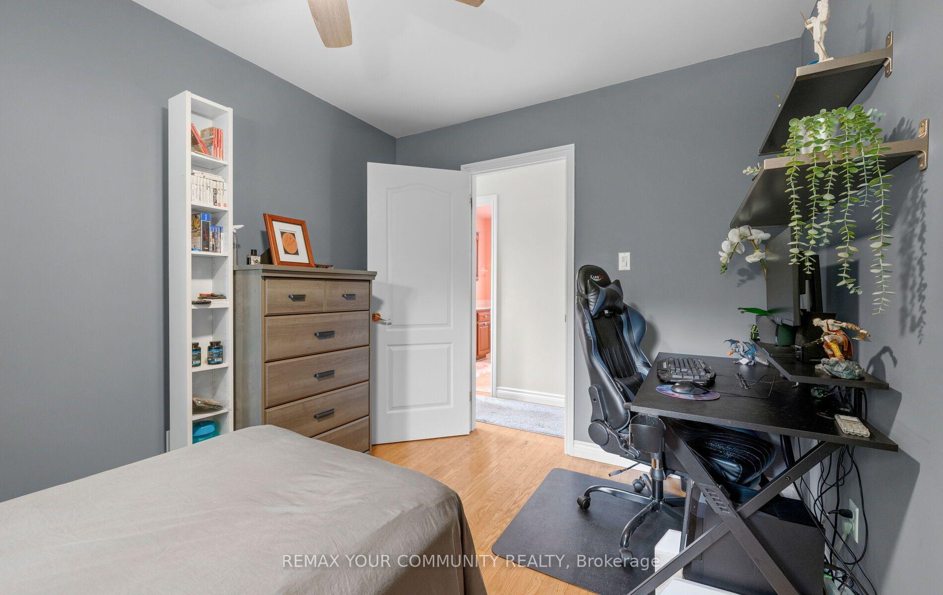 Photo 25 of 10 Glenview Drive, Aurora, Aurora Highlands — HOMEH