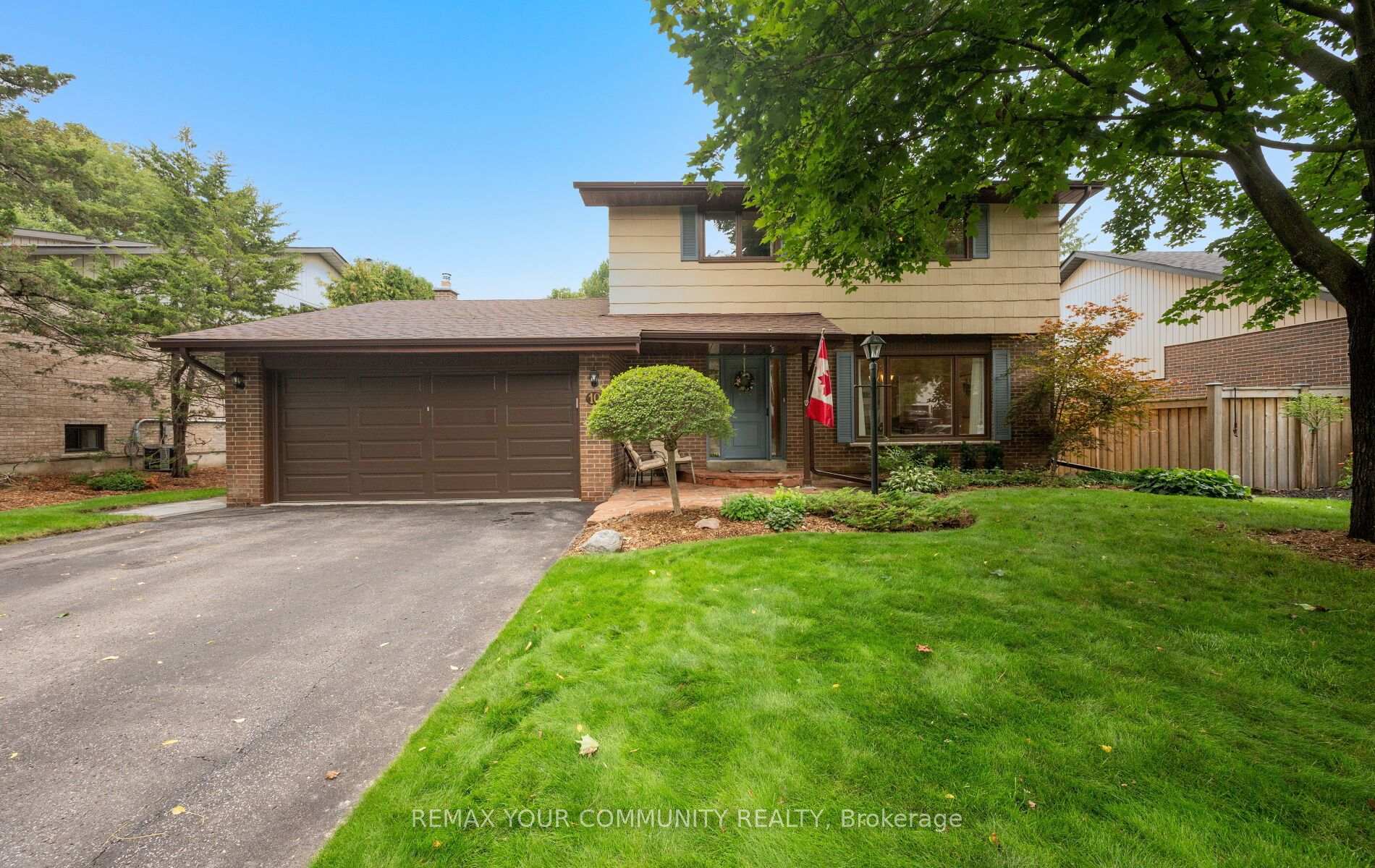 Photo 1 of 10 Glenview Drive, Aurora, Aurora Highlands — HOMEH