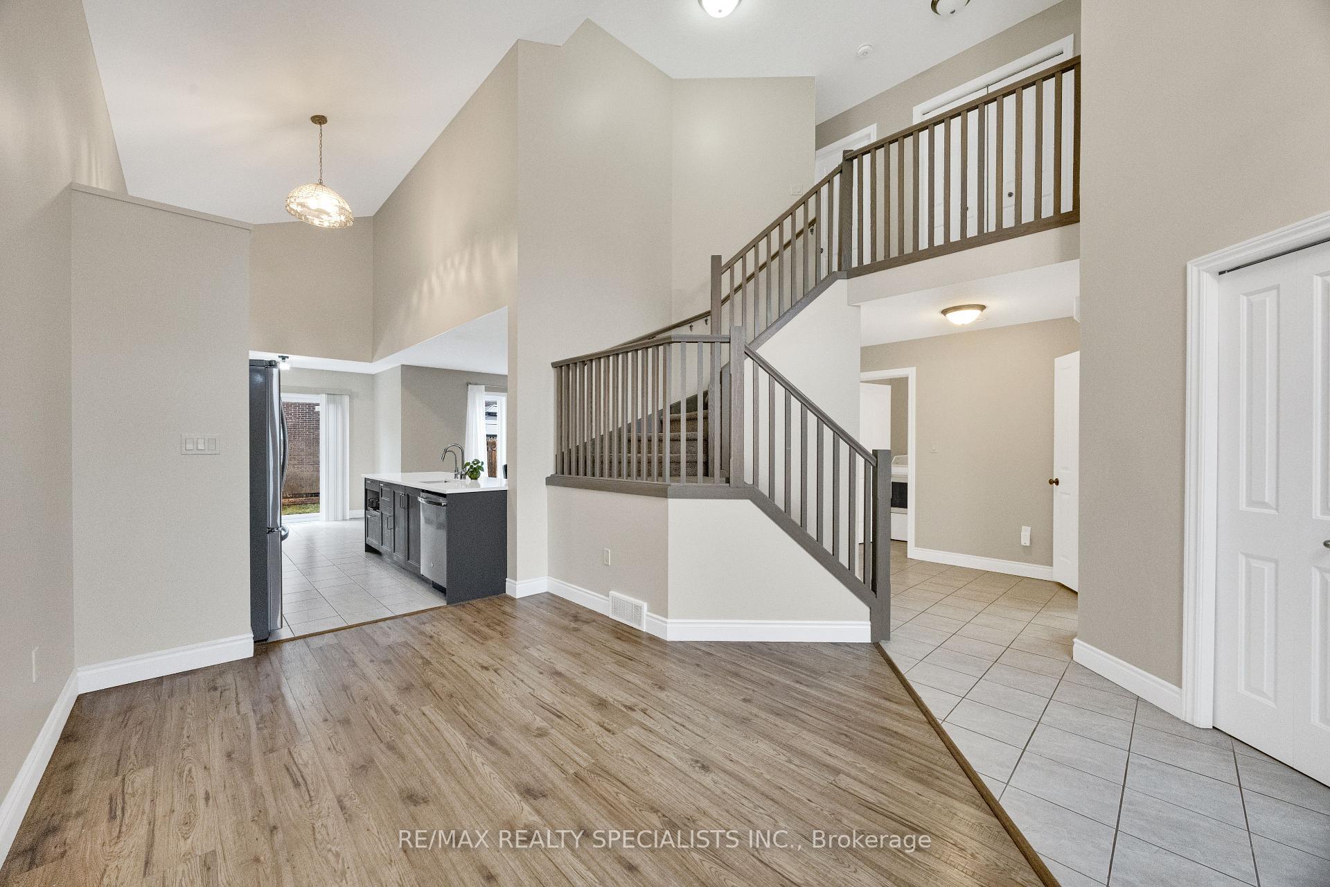 Photo 6 of Unit 18, 3270 Singleton Avenue, London, South W — HOMEH
