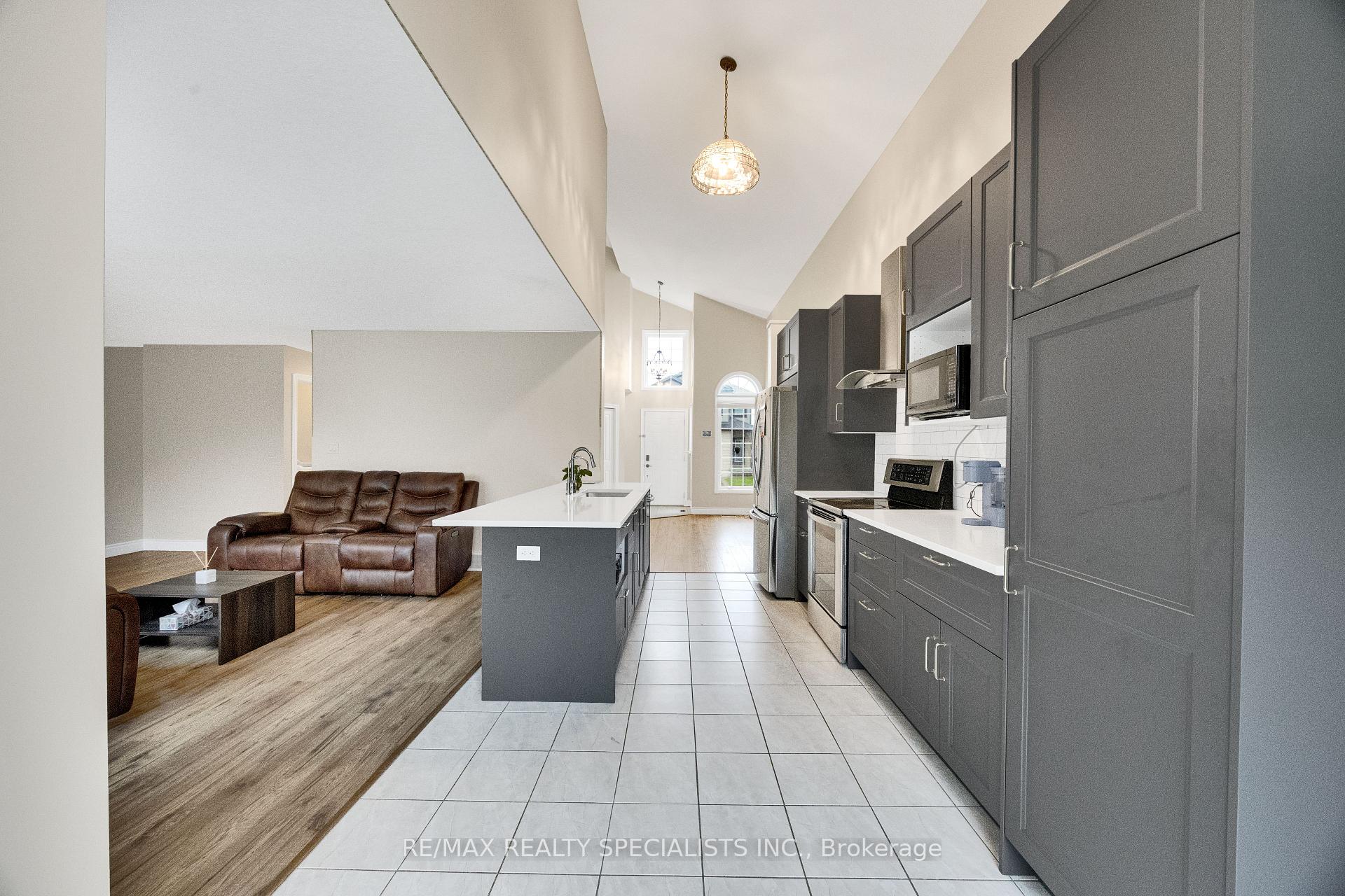 Photo 13 of Unit 18, 3270 Singleton Avenue, London, South W — HOMEH