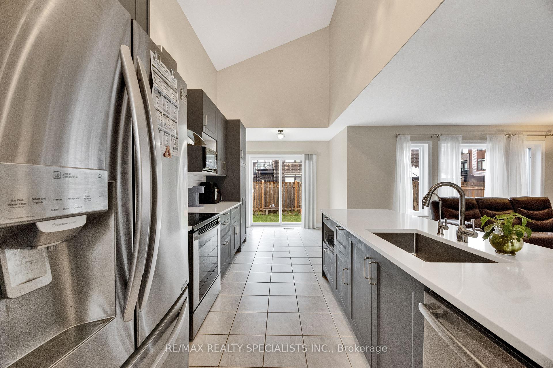 Photo 15 of Unit 18, 3270 Singleton Avenue, London, South W — HOMEH