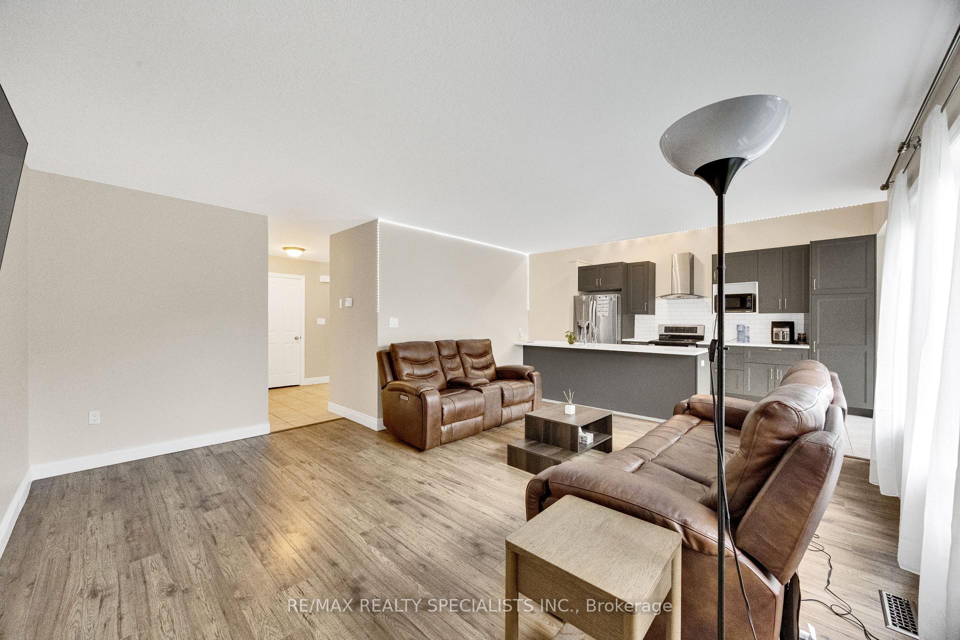 Photo 21 of Unit 18, 3270 Singleton Avenue, London, South W — HOMEH