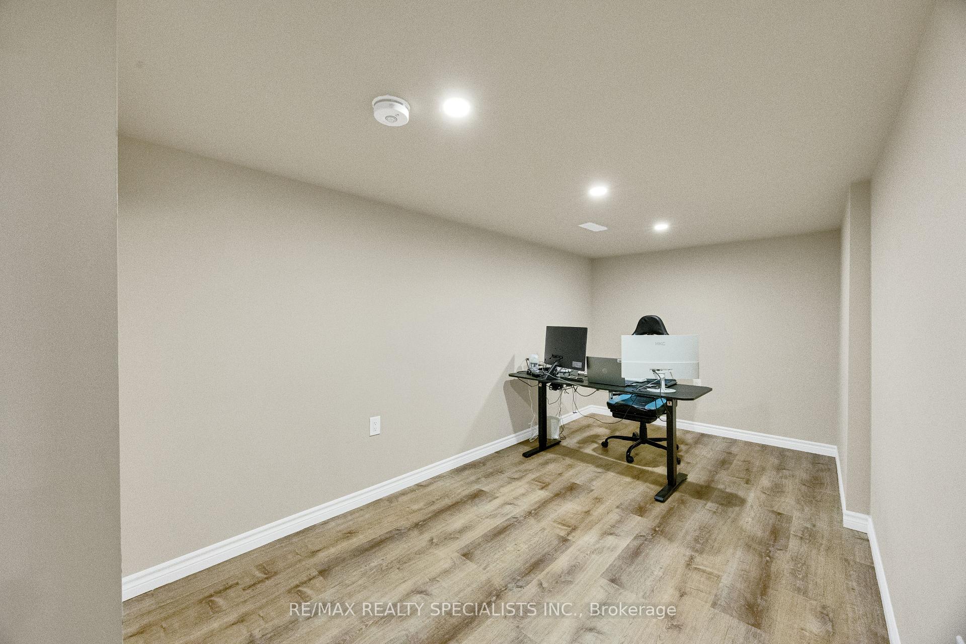 Photo 40 of Unit 18, 3270 Singleton Avenue, London, South W — HOMEH