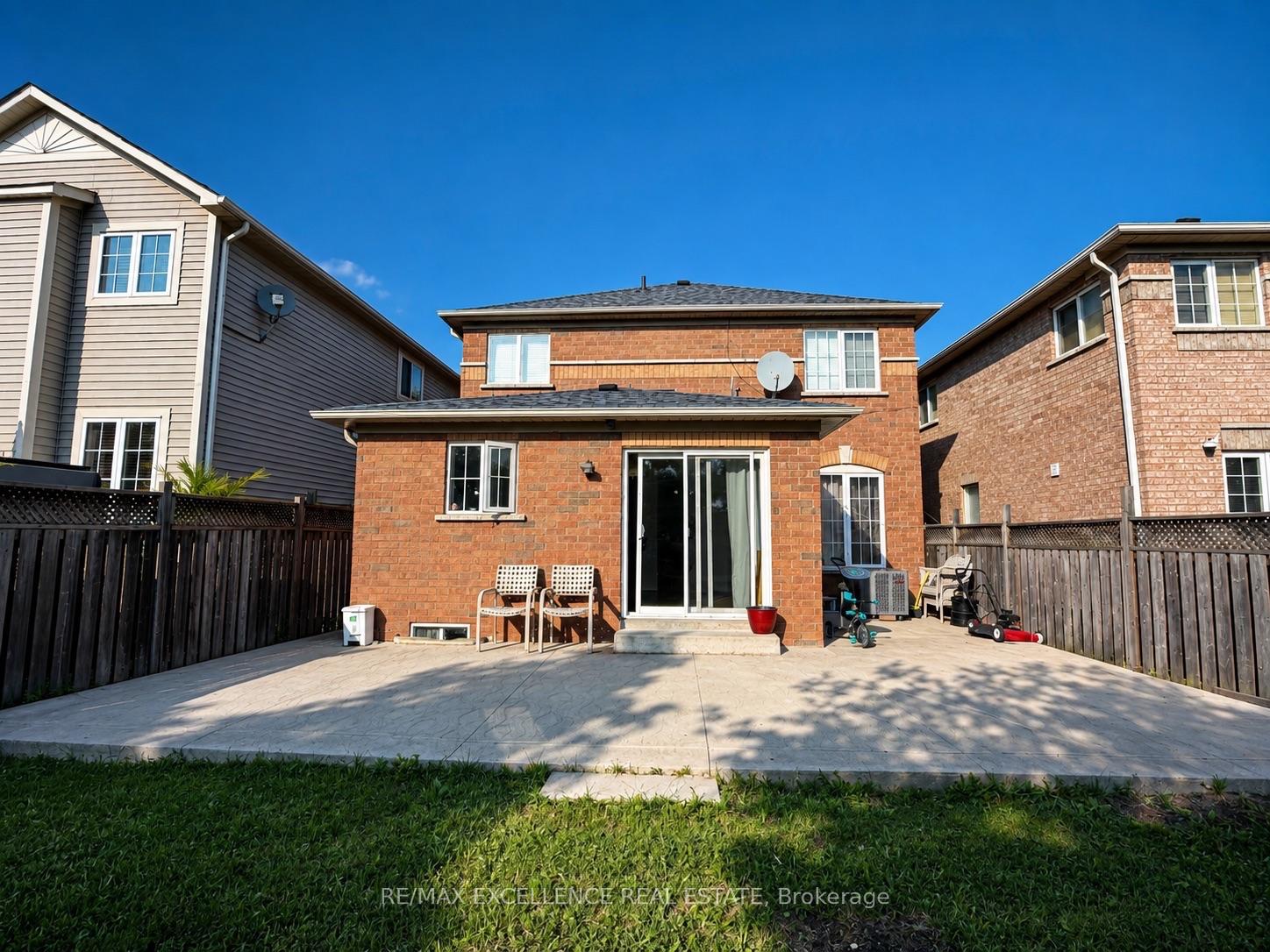 Photo 17 of 222 Vintage Gate, Brampton, Fletcher's Creek Village — HOMEH