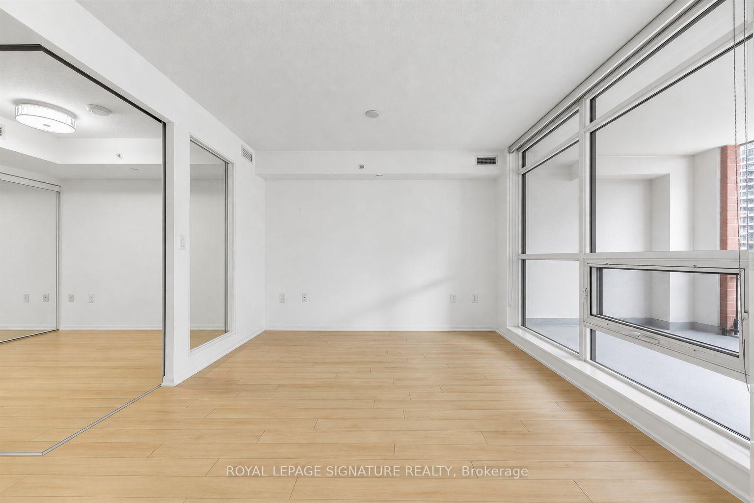 Photo 4 of Unit 331, 830 Lawrence Avenue W, North York, Yorkdale-Glen Park — HOMEH