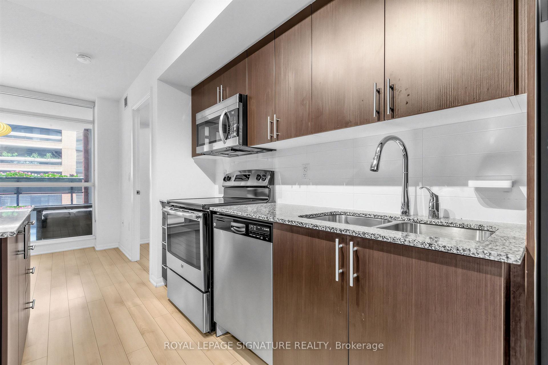 Photo 13 of Unit 331, 830 Lawrence Avenue W, North York, Yorkdale-Glen Park — HOMEH