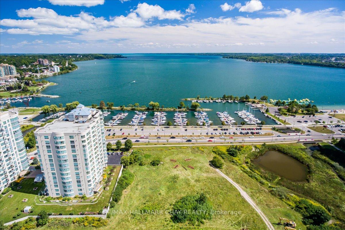 Photo 4 of Unit 1411, 2 Toronto Street, Barrie, City Centre — HOMEH