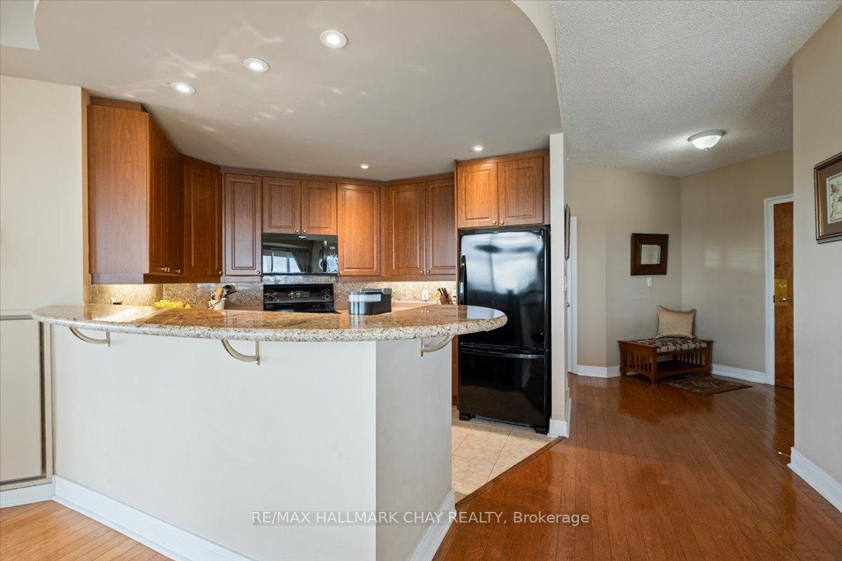 Photo 16 of Unit 1411, 2 Toronto Street, Barrie, City Centre — HOMEH