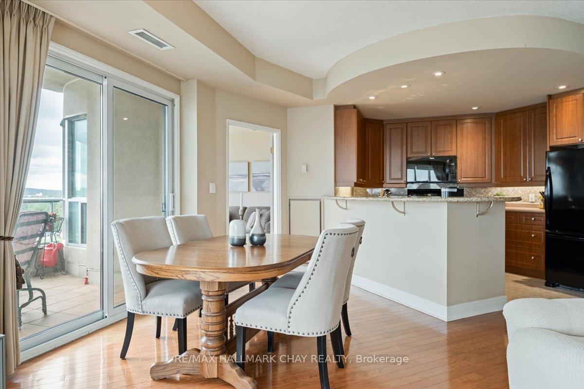 Photo 18 of Unit 1411, 2 Toronto Street, Barrie, City Centre — HOMEH