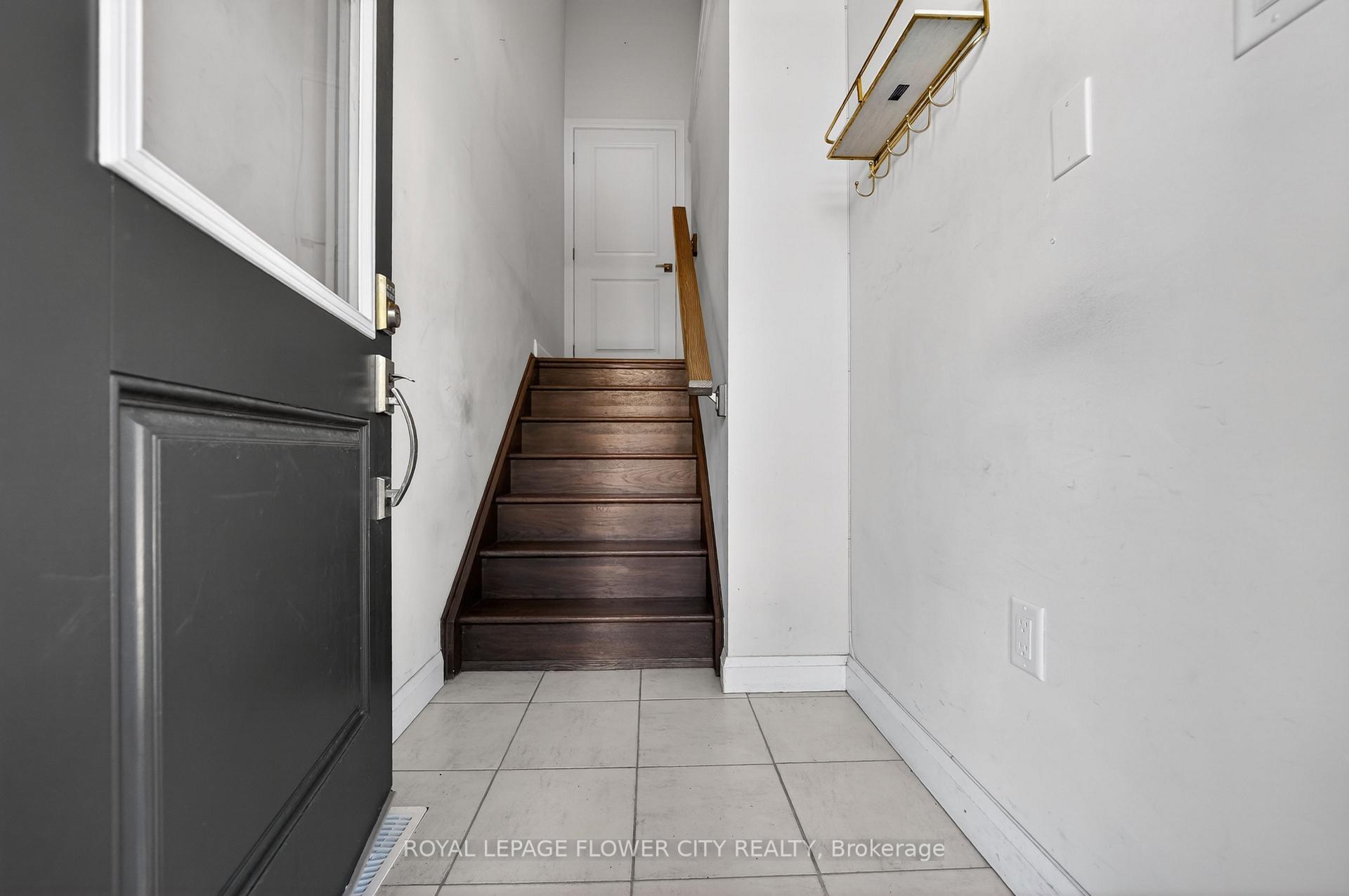 Photo 3 of Unit 28, 1169 Garner Road E, Hamilton, Ancaster — HOMEH
