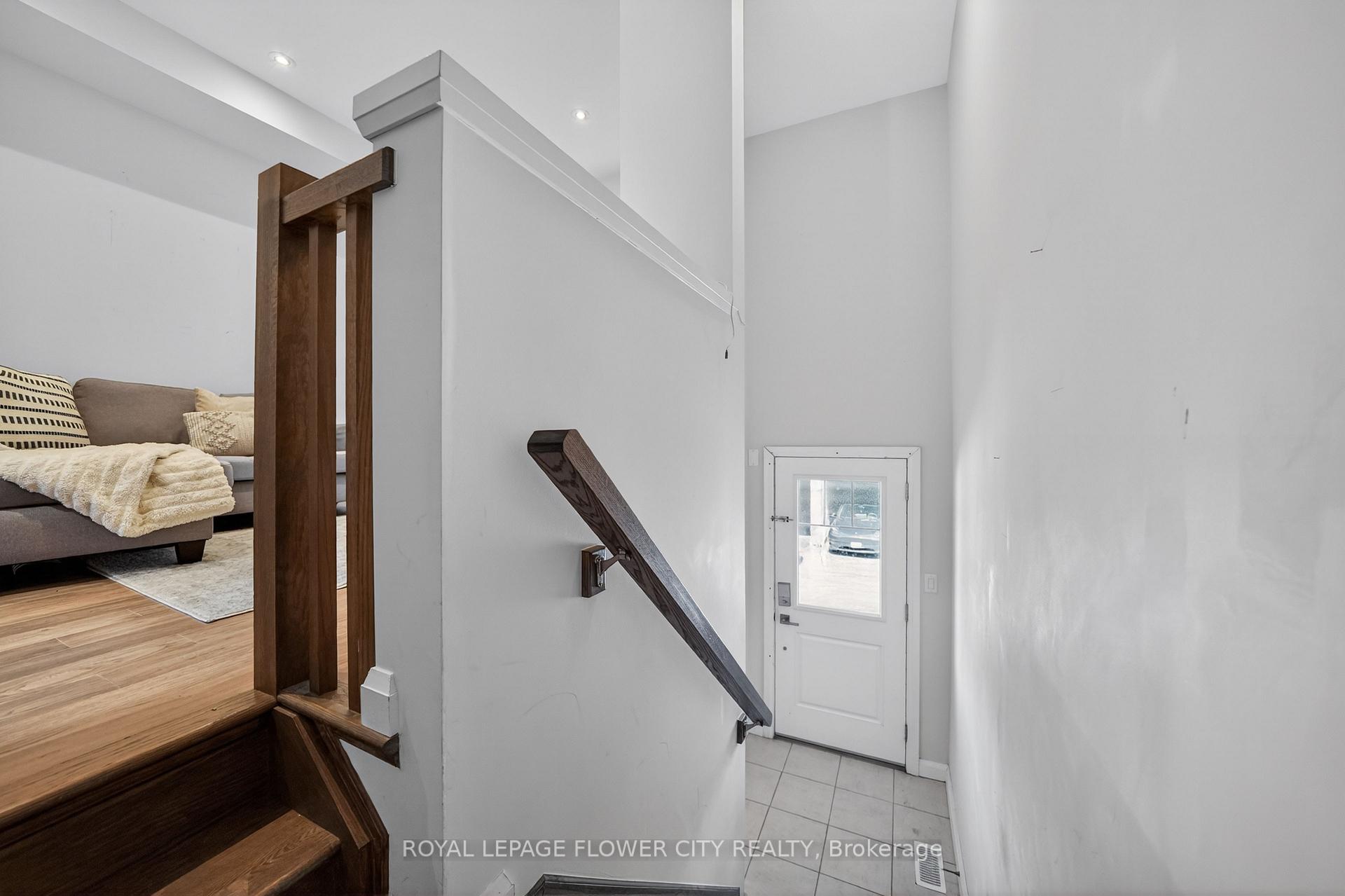 Photo 4 of Unit 28, 1169 Garner Road E, Hamilton, Ancaster — HOMEH