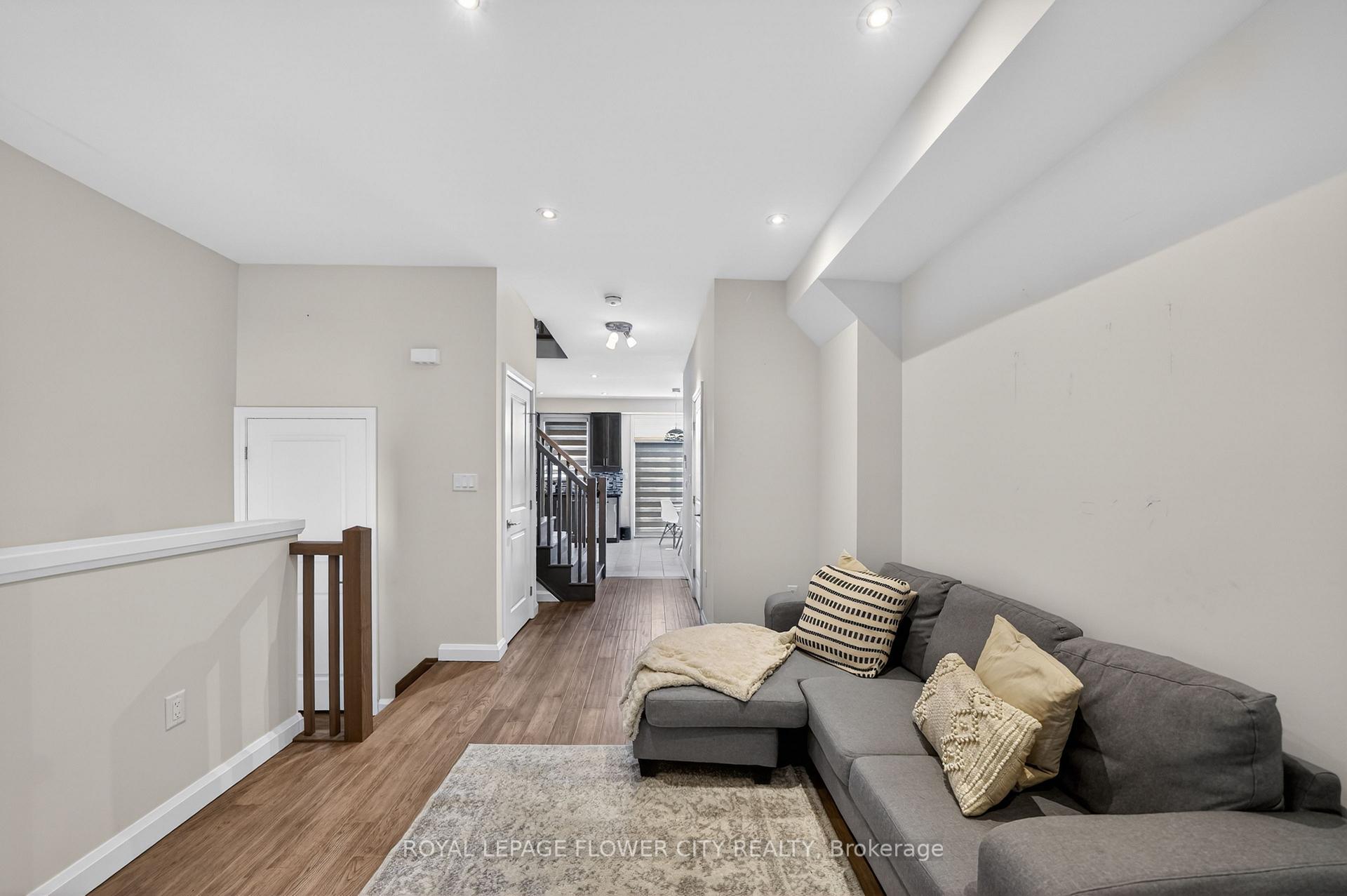 Photo 6 of Unit 28, 1169 Garner Road E, Hamilton, Ancaster — HOMEH