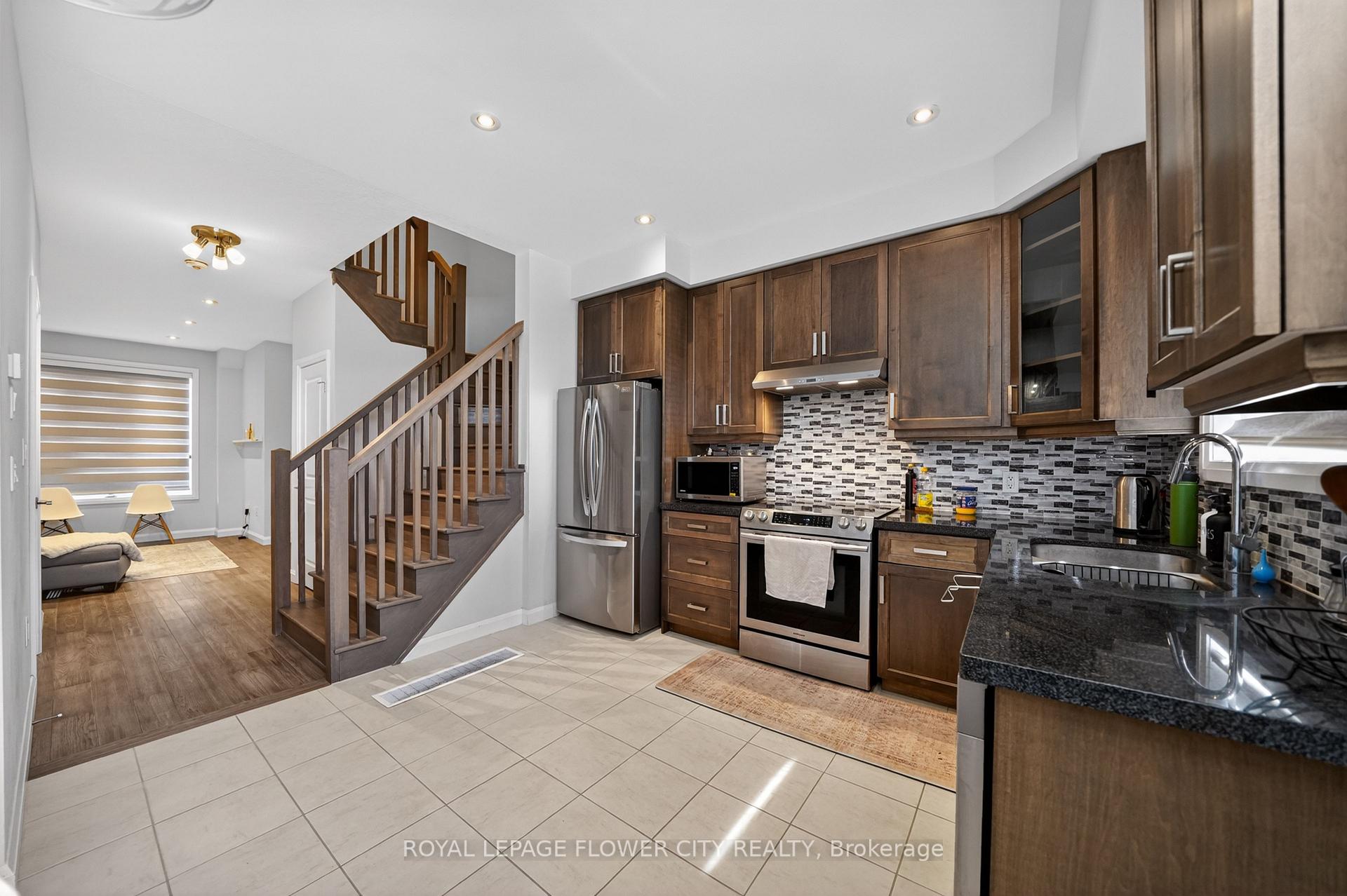 Photo 7 of Unit 28, 1169 Garner Road E, Hamilton, Ancaster — HOMEH