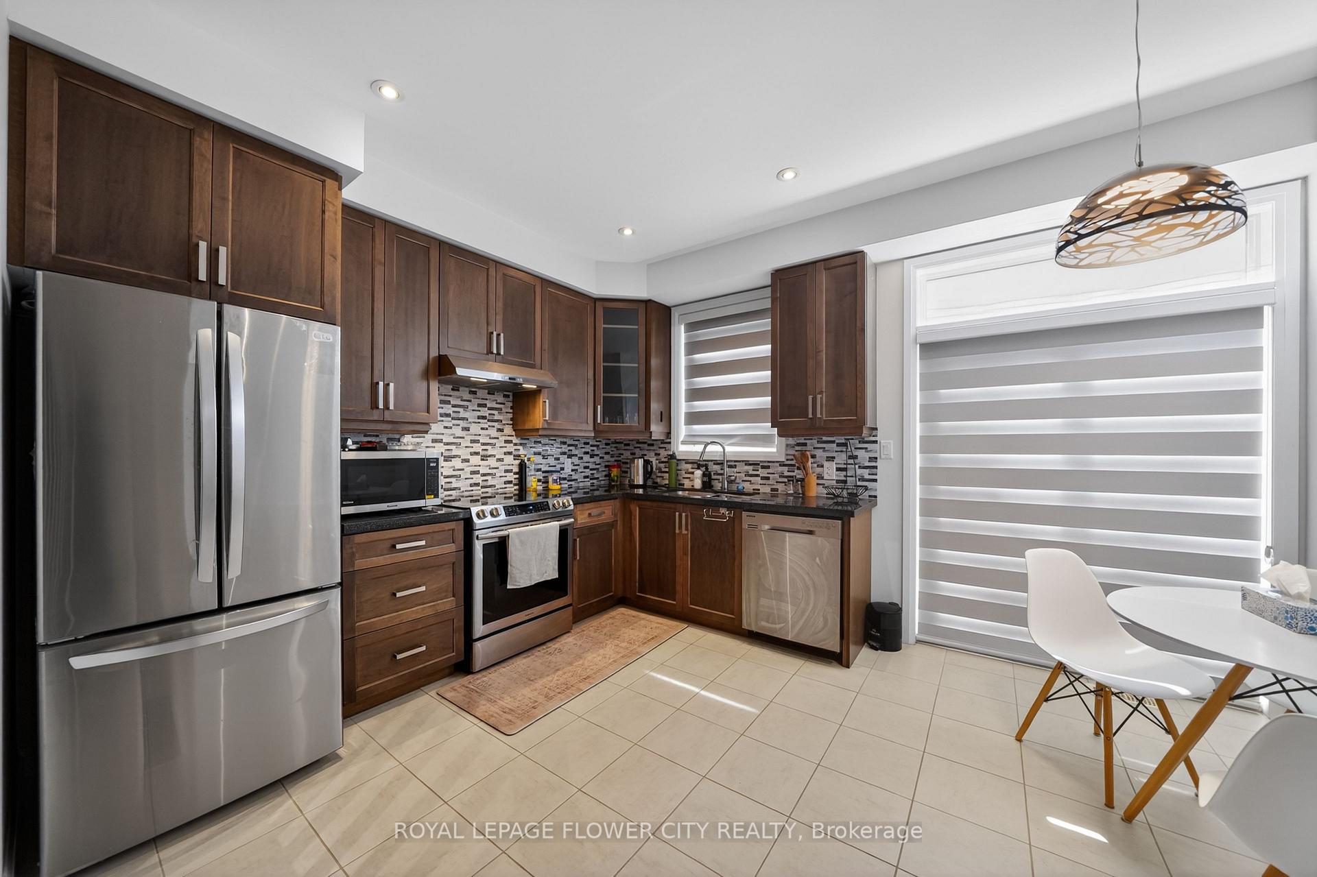 Photo 8 of Unit 28, 1169 Garner Road E, Hamilton, Ancaster — HOMEH