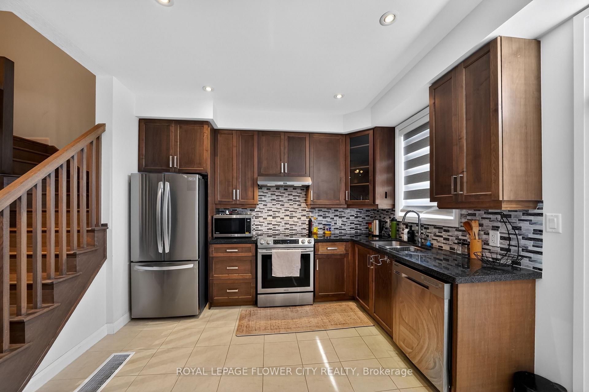 Photo 9 of Unit 28, 1169 Garner Road E, Hamilton, Ancaster — HOMEH