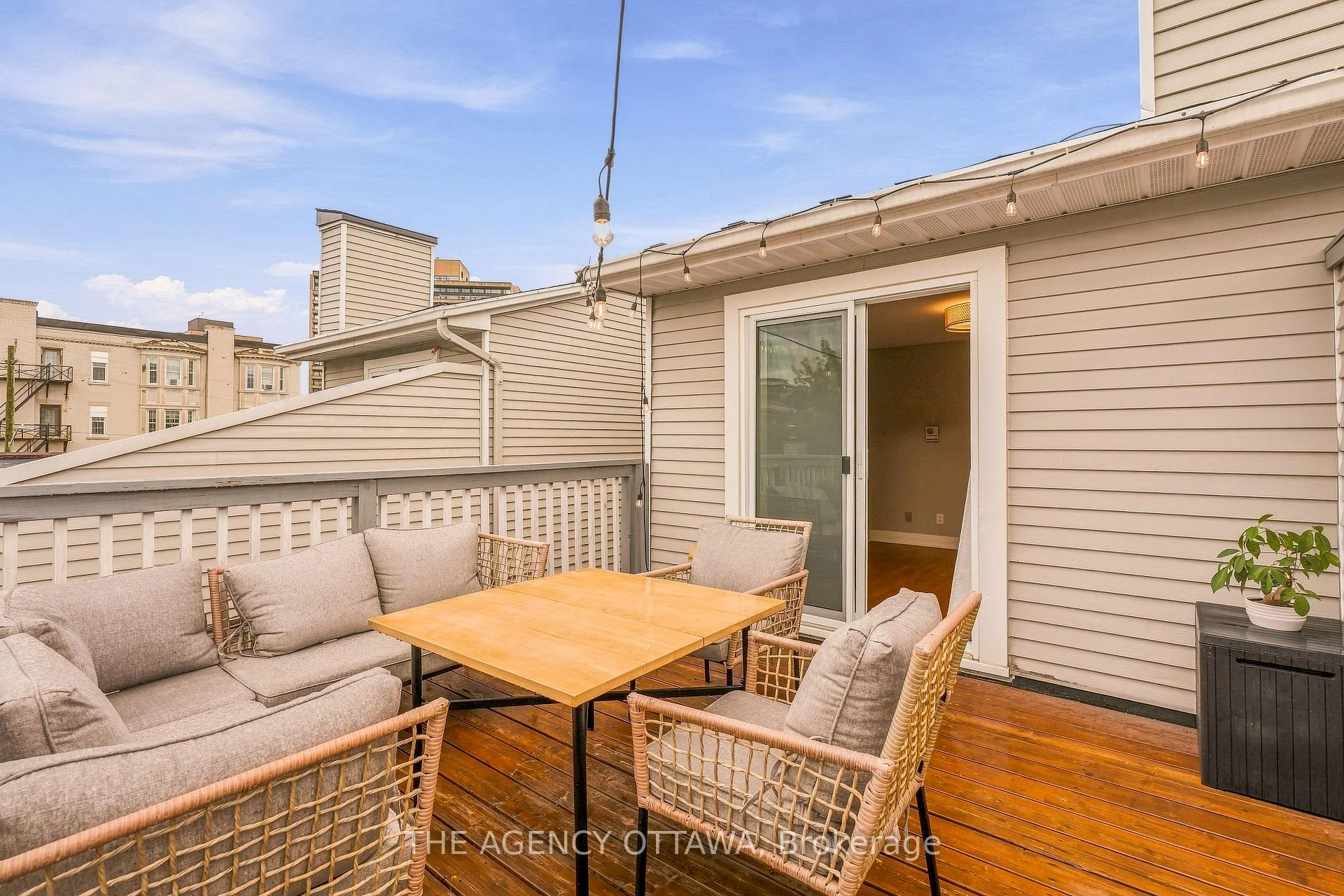 Photo 4 of 417 Daly Avenue, Ottawa, Sandy Hill — HOMEH