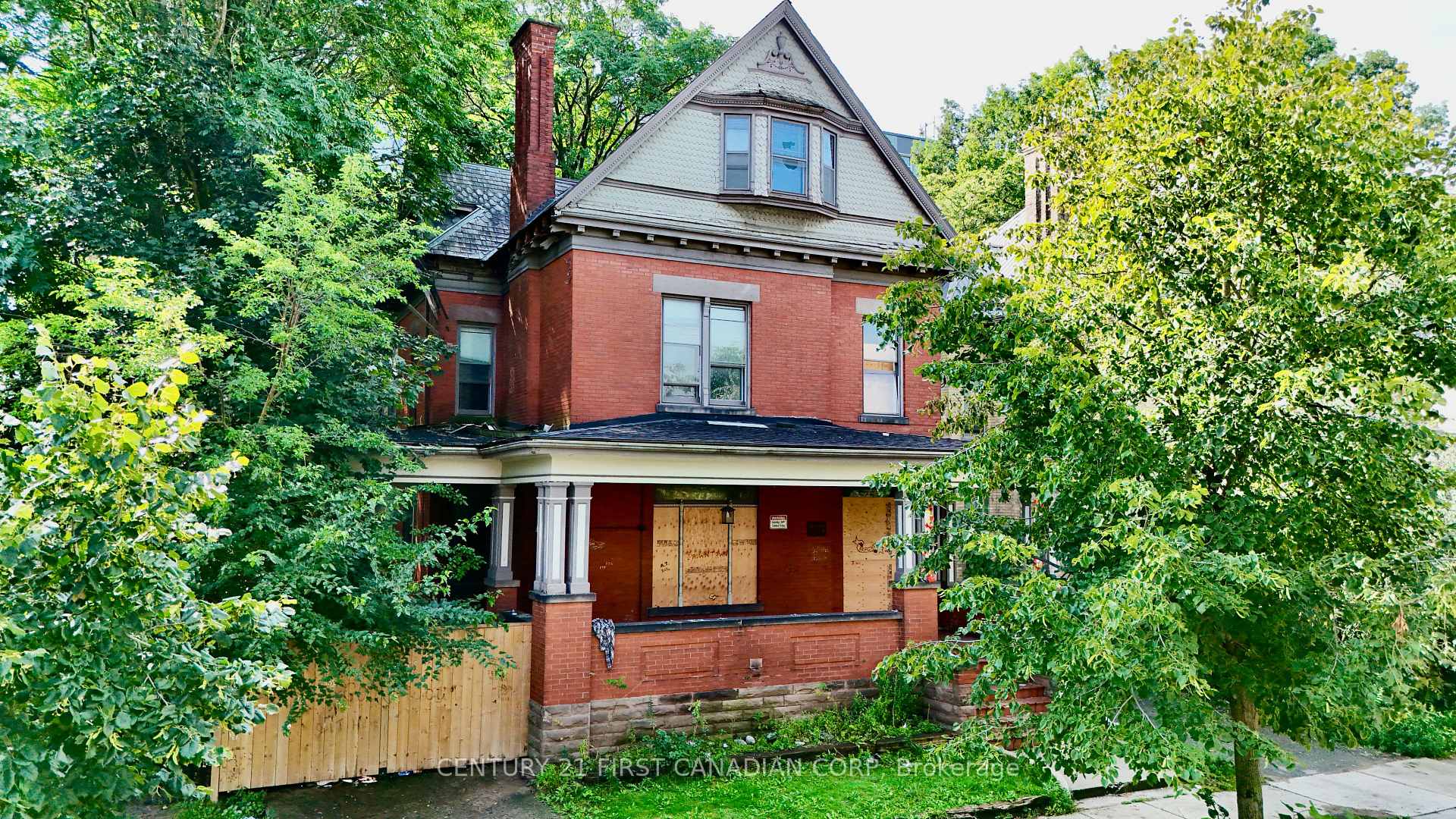 Photo 2 of 575 Queens Avenue, London, East F — HOMEH