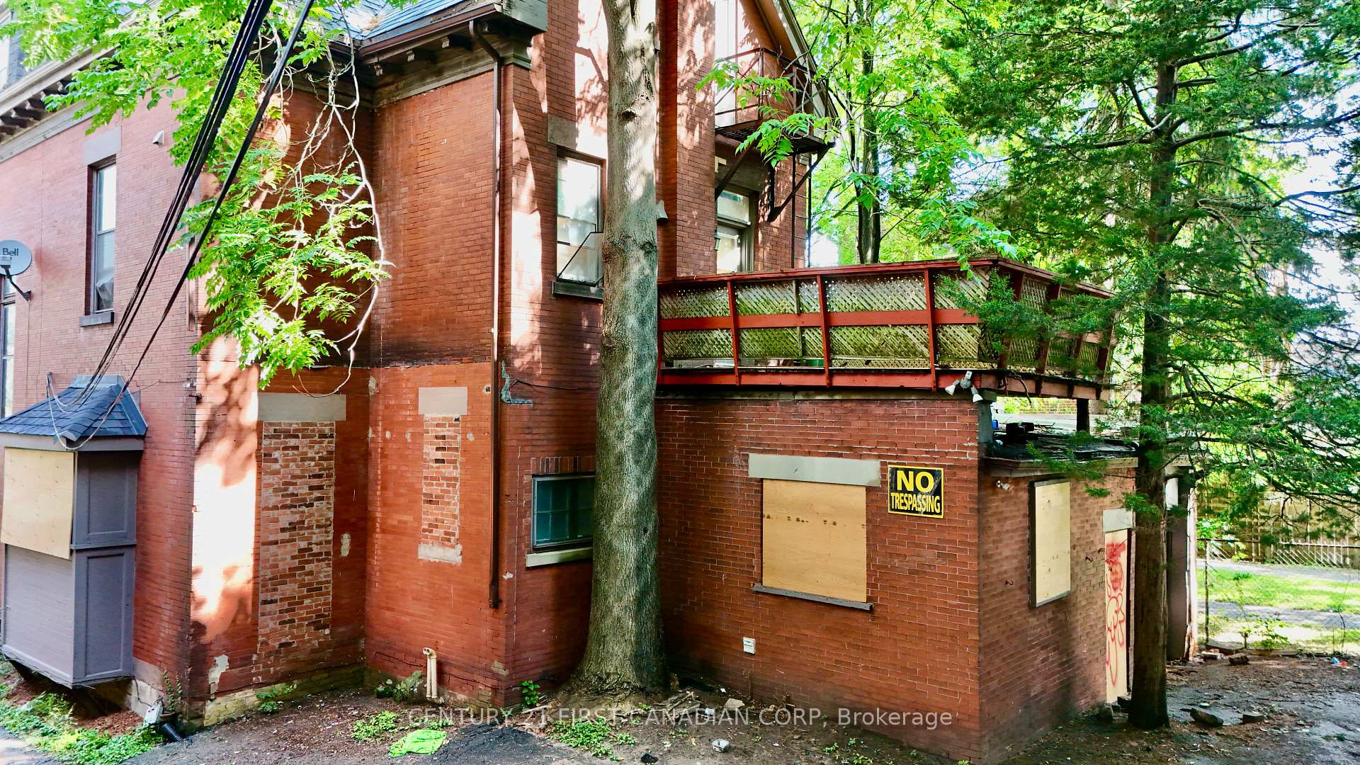 Photo 3 of 575 Queens Avenue, London, East F — HOMEH