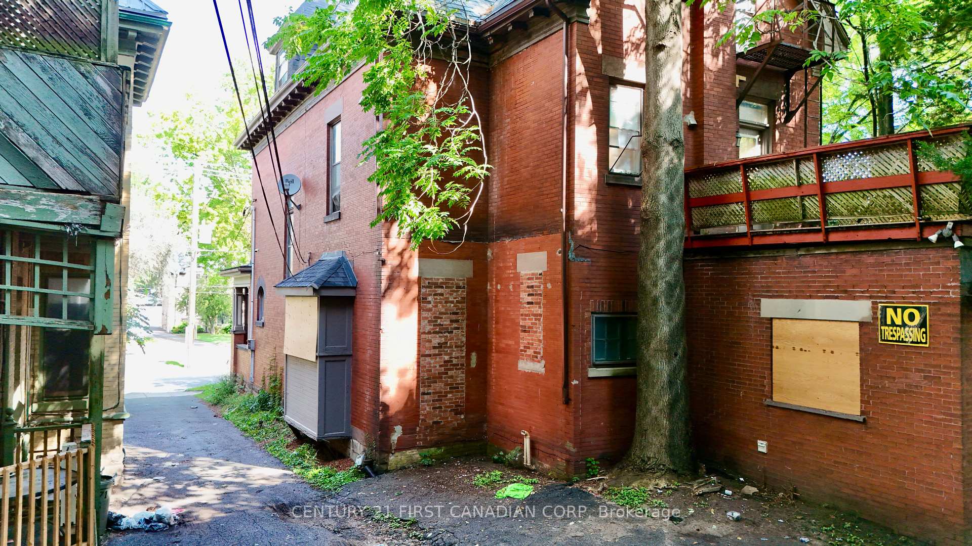 Photo 4 of 575 Queens Avenue, London, East F — HOMEH