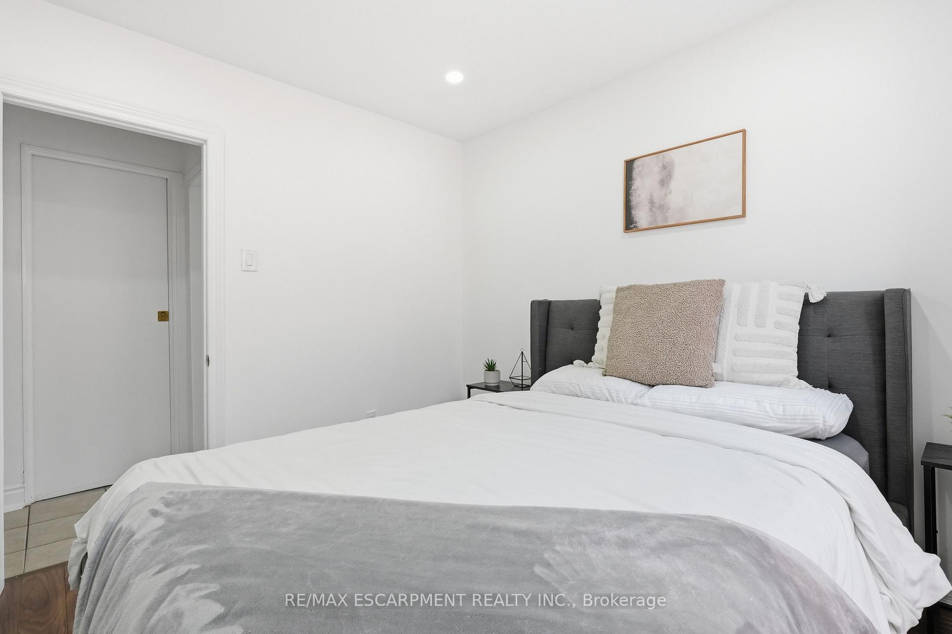 Photo 14 of 141 McAnulty Boulevard, Hamilton, Crown Point — HOMEH