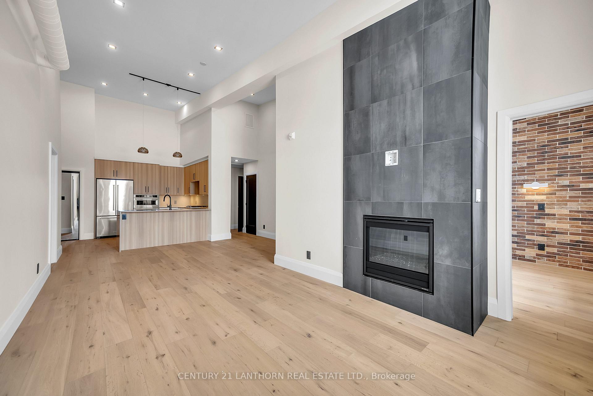 Photo 2 of Unit Unit # 1, 38 Front Street, Quinte West, Trenton Ward — HOMEH