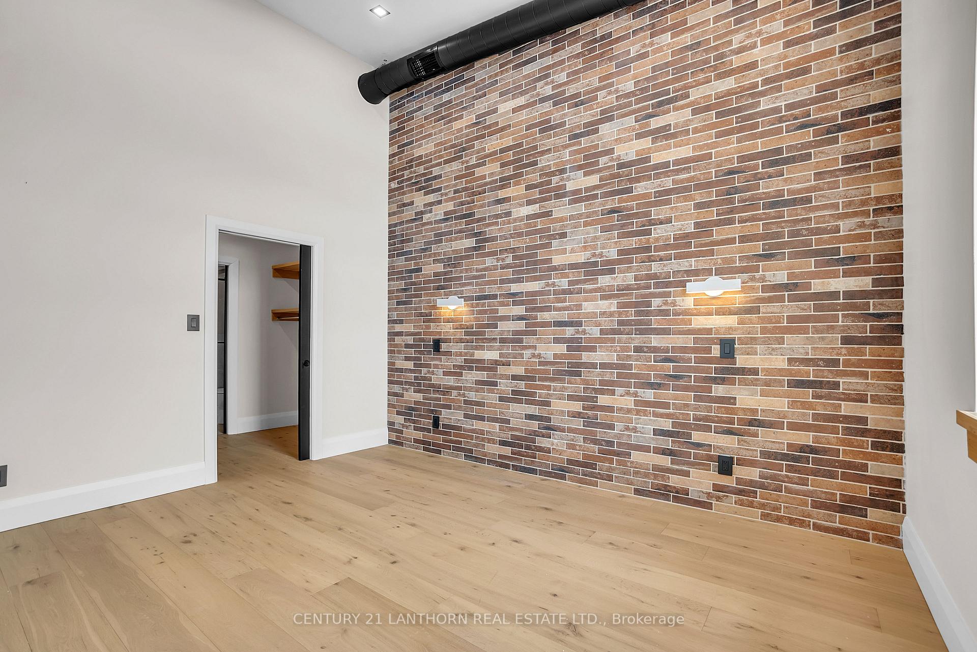 Photo 4 of Unit Unit # 1, 38 Front Street, Quinte West, Trenton Ward — HOMEH