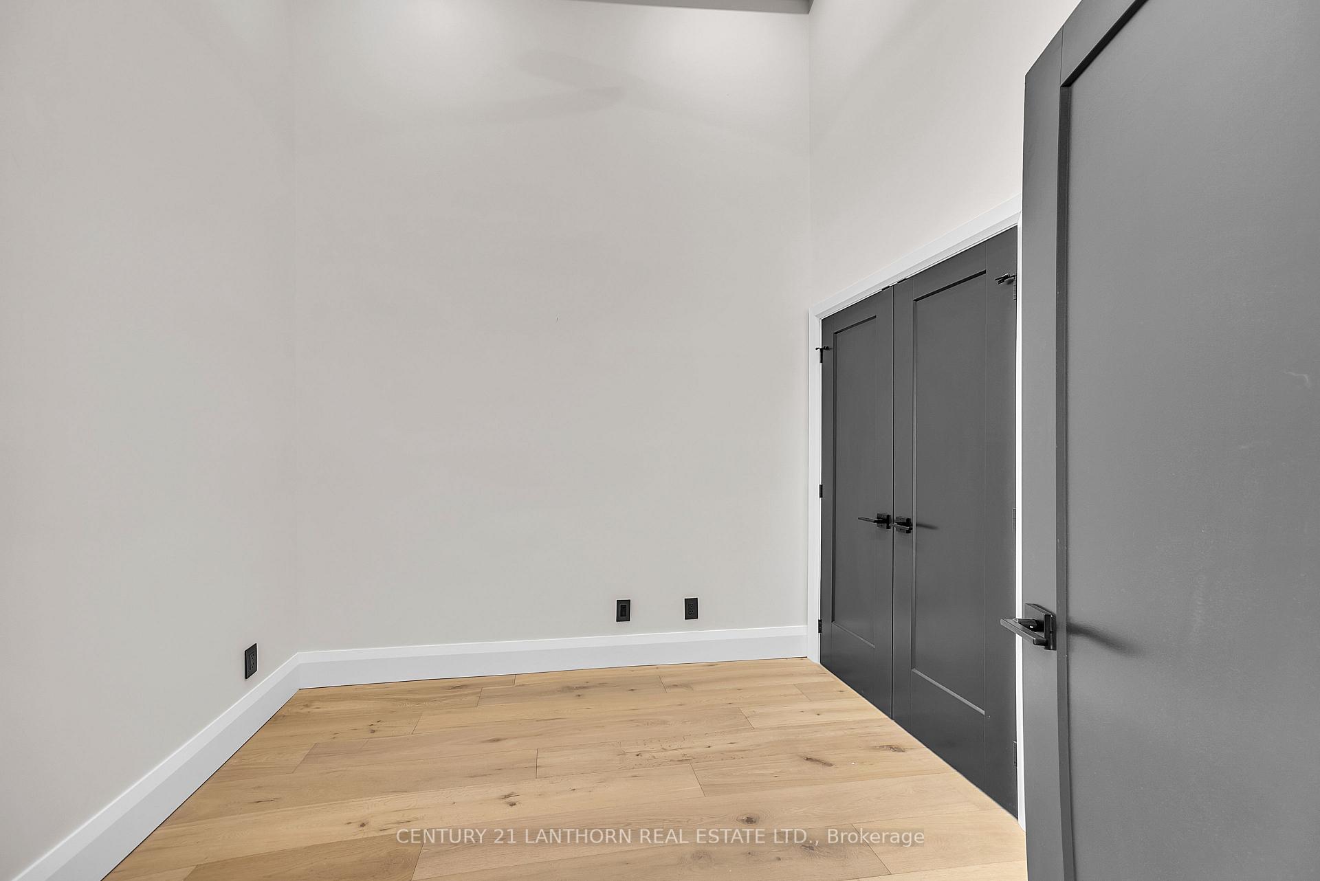 Photo 5 of Unit Unit # 1, 38 Front Street, Quinte West, Trenton Ward — HOMEH