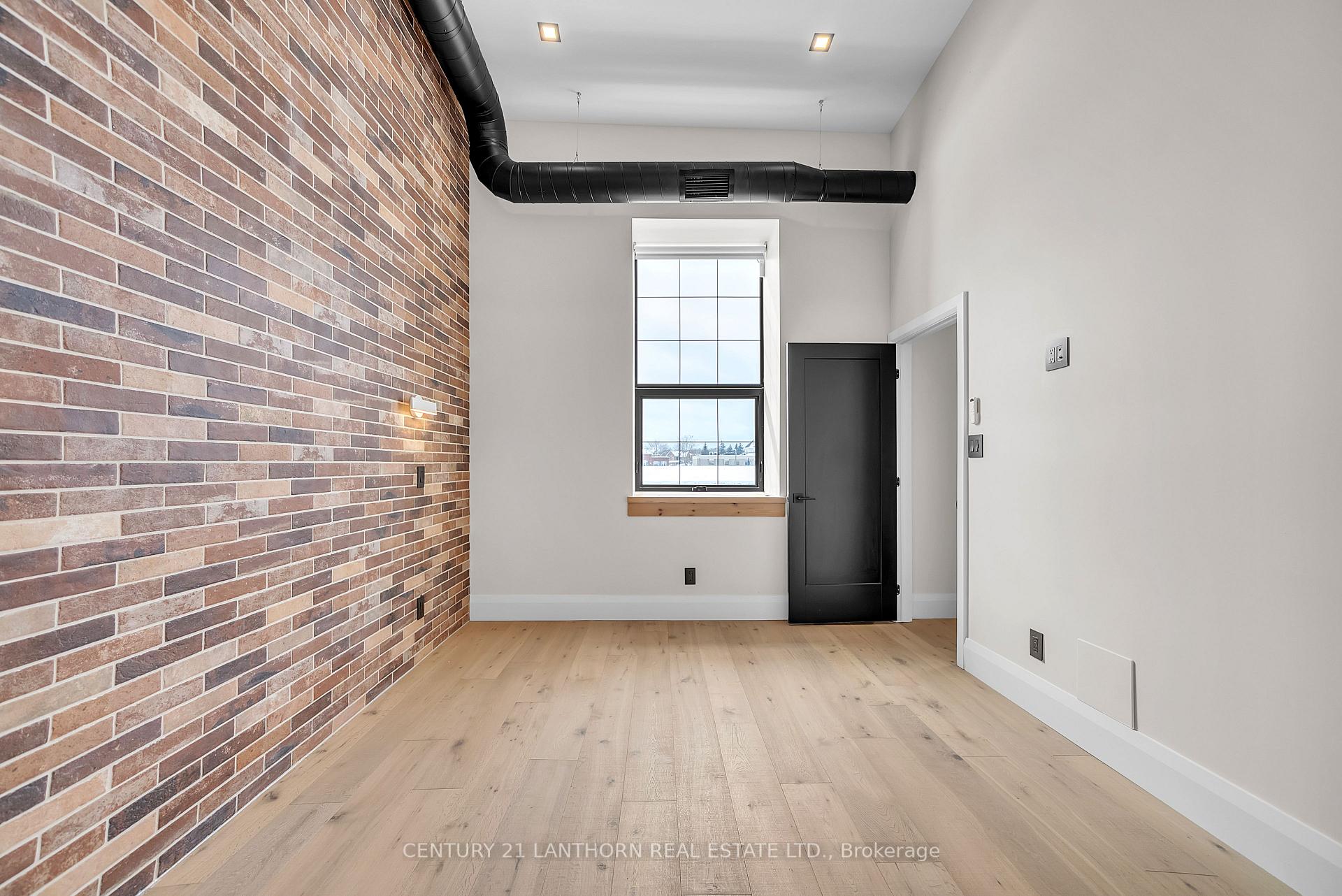 Photo 7 of Unit Unit # 1, 38 Front Street, Quinte West, Trenton Ward — HOMEH