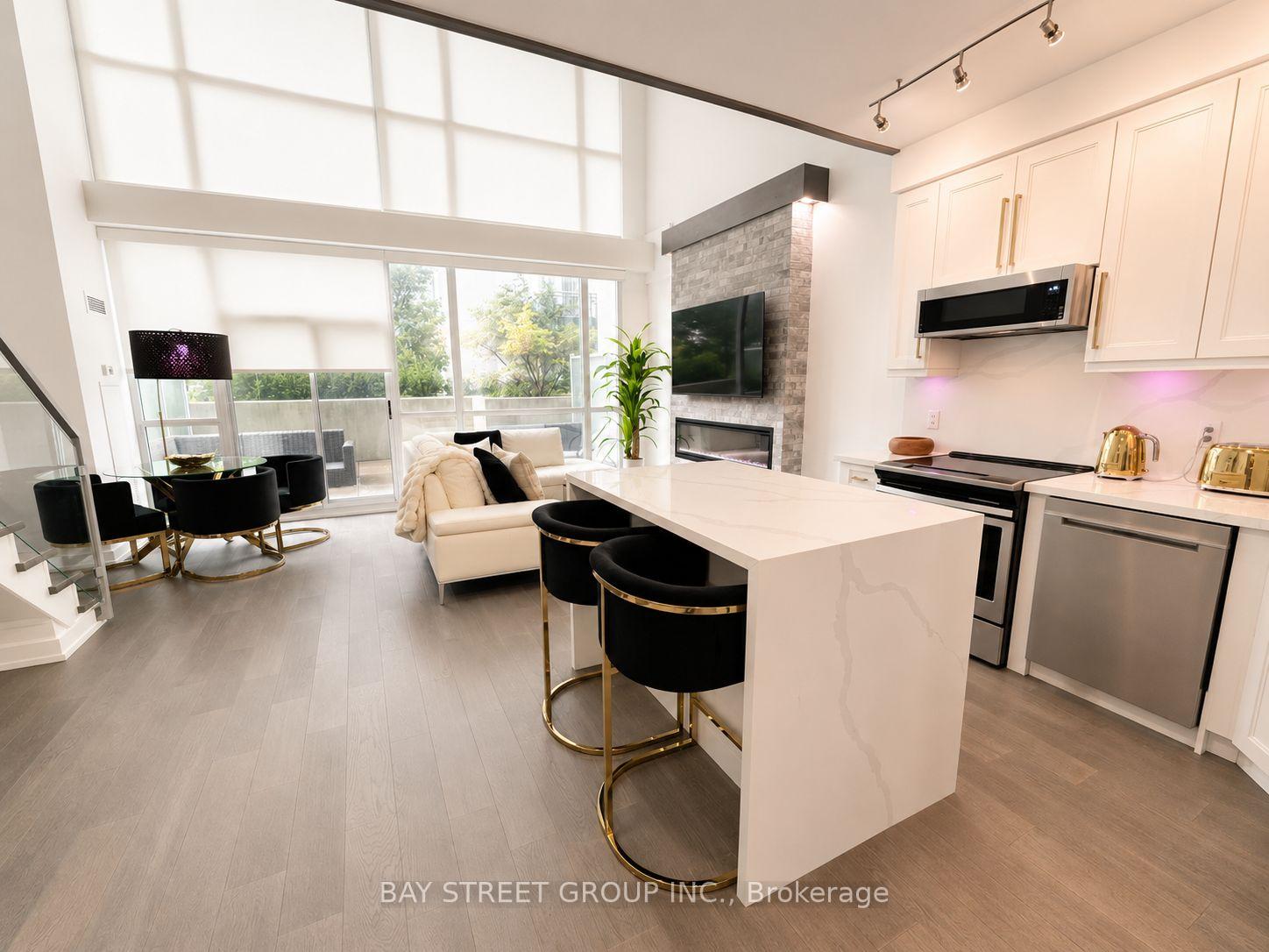 Photo 3 of Unit 609, 223 Webb Drive, Mississauga, City Centre — HOMEH