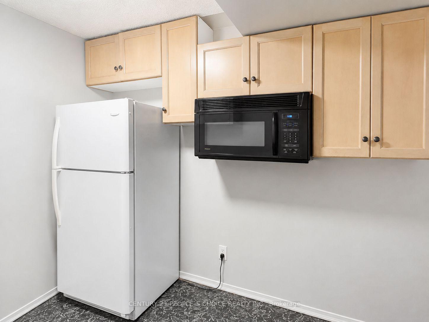 Photo 79 of Unit B, 620 Settlersfield Court, Waterloo, Beechwood West — HOMEH