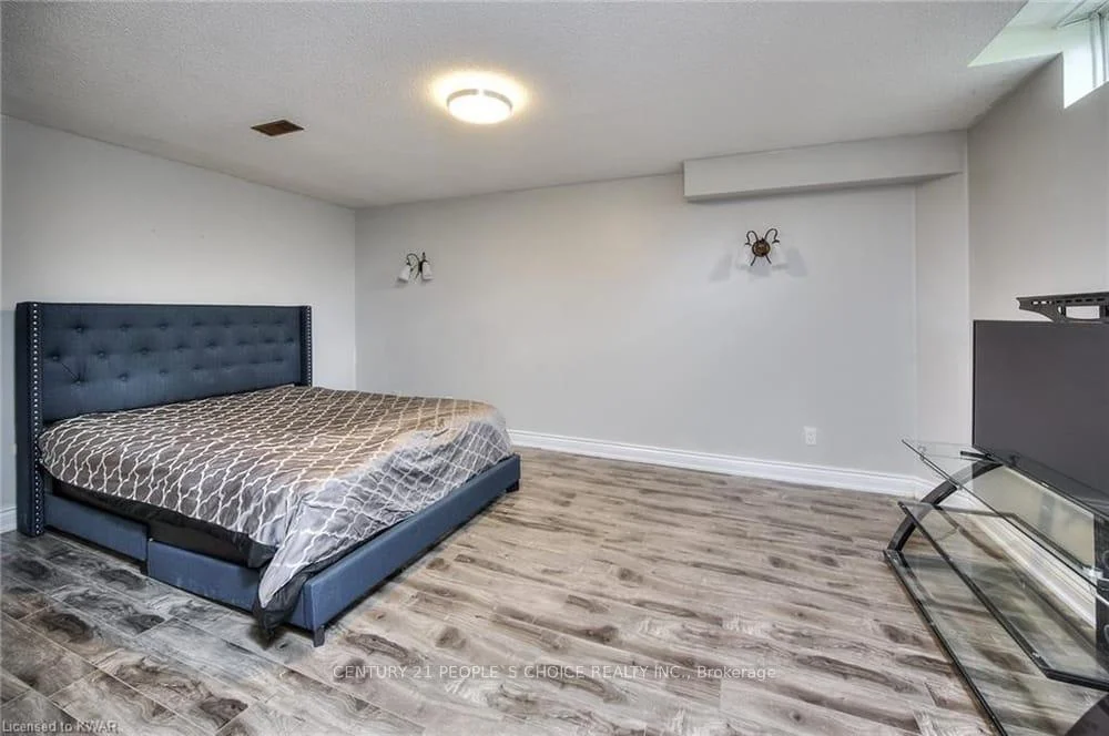 Photo 39 of Unit B, 620 Settlersfield Court, Waterloo, Beechwood West — HOMEH