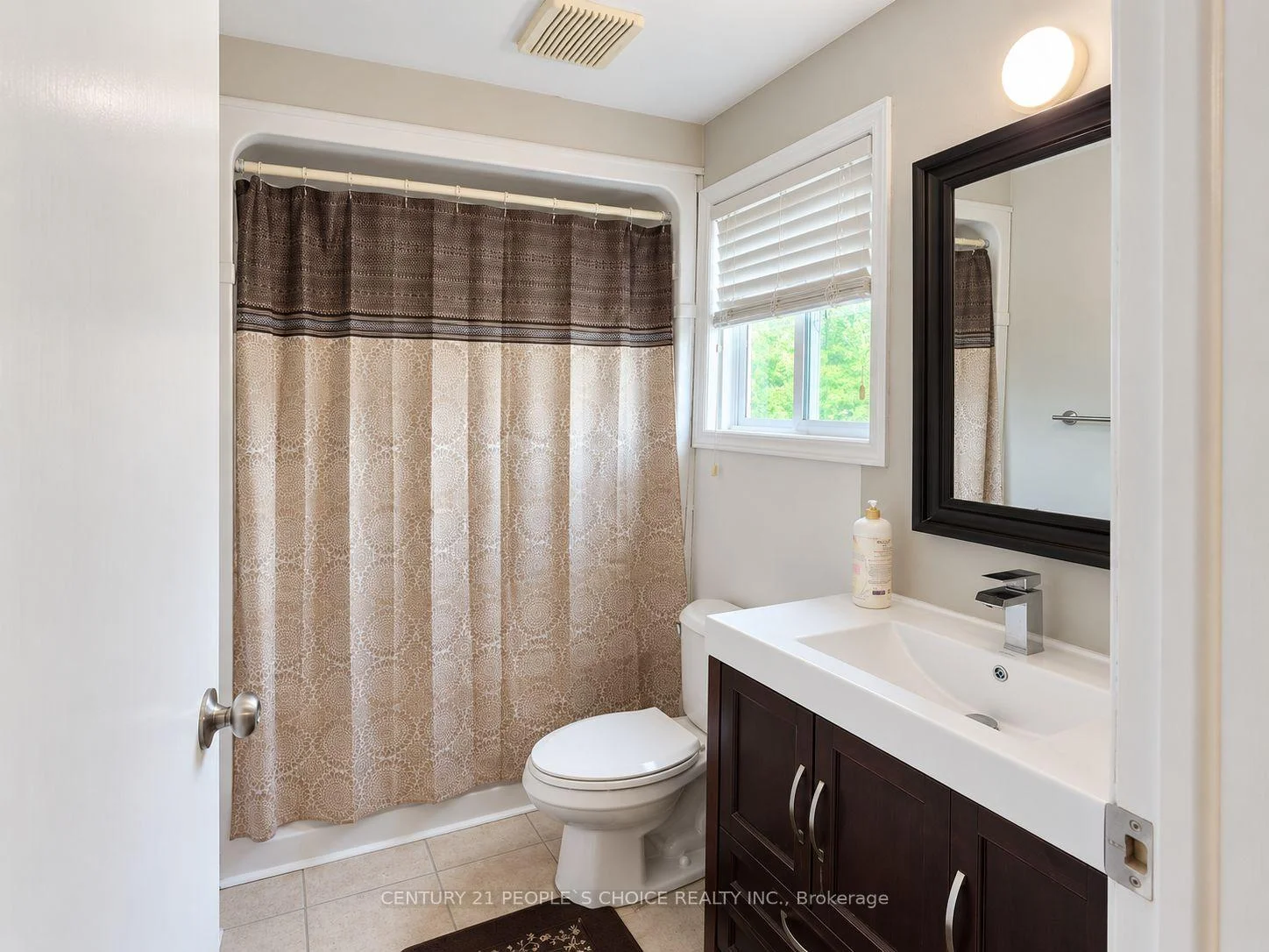 Photo 72 of Unit B, 620 Settlersfield Court, Waterloo, Beechwood West — HOMEH