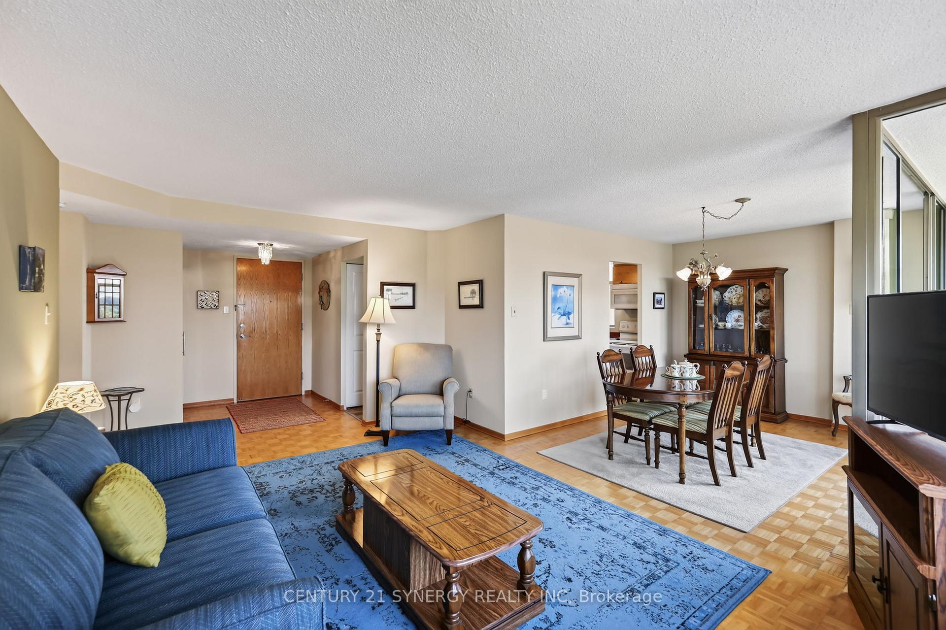 Photo 8 of Unit 704, 2759 Carousel Crescent, Ottawa, Emerald Woods/Sawmill Creek — HOMEH