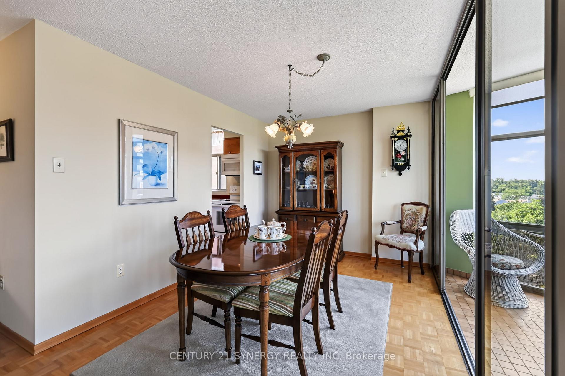 Photo 11 of Unit 704, 2759 Carousel Crescent, Ottawa, Emerald Woods/Sawmill Creek — HOMEH