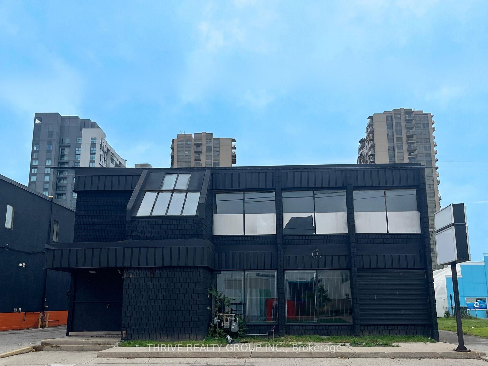 Photo 9 of 724 York Street, London, East L — HOMEH