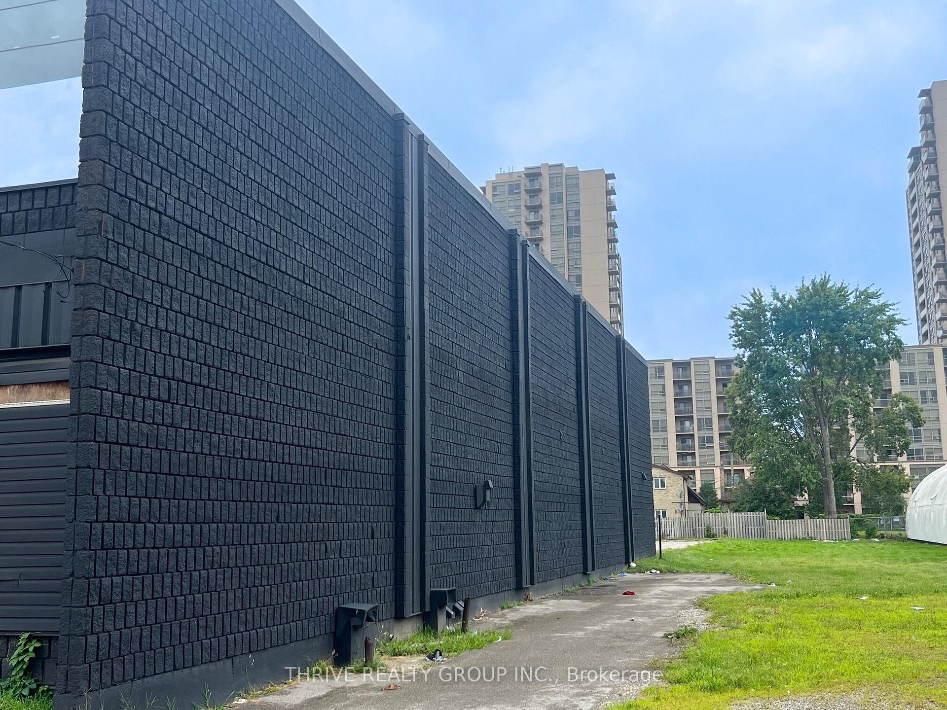 Photo 13 of 724 York Street, London, East L — HOMEH