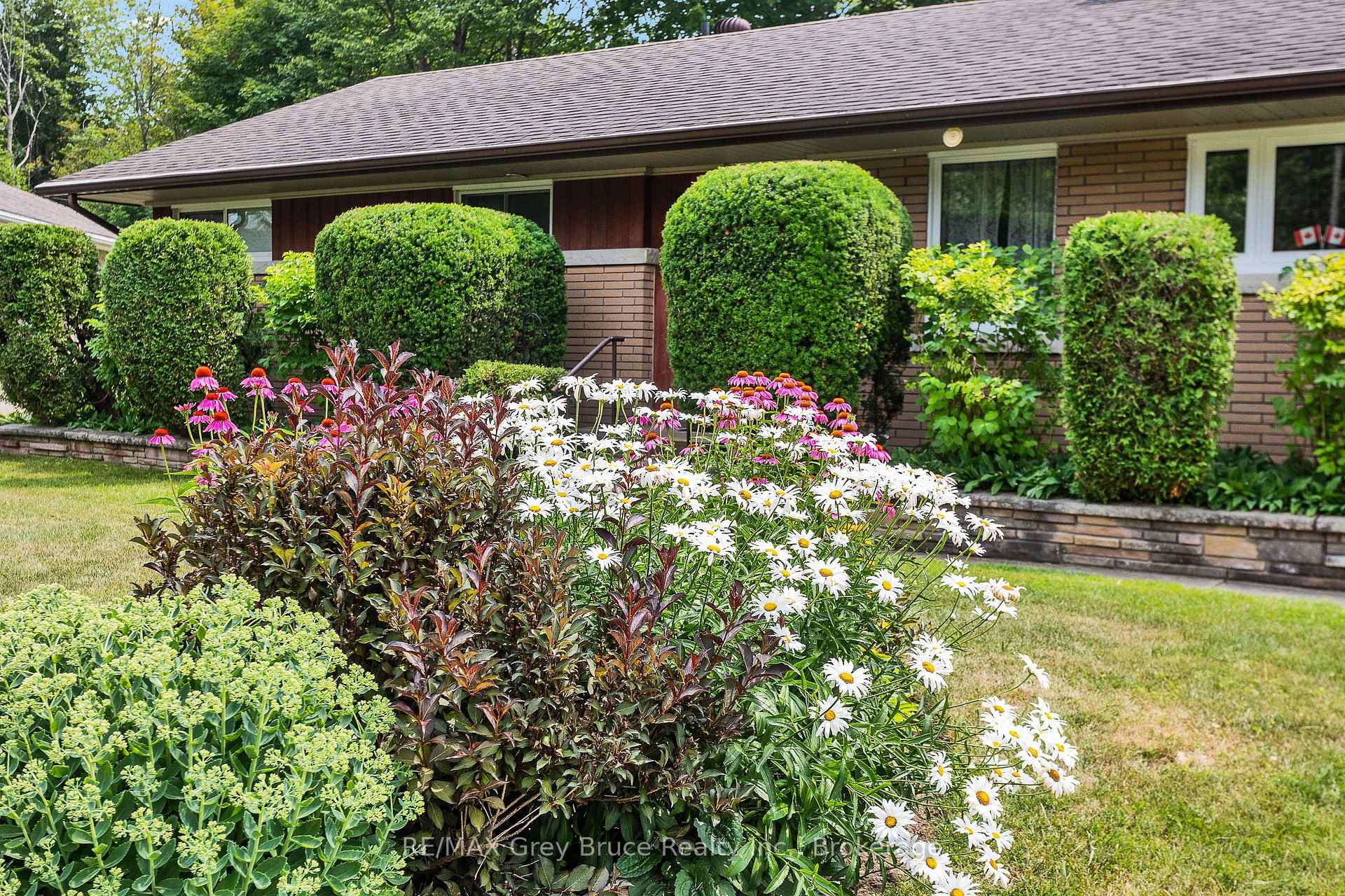 Photo 2 of 336 6th Avenue E, Owen Sound — HOMEH