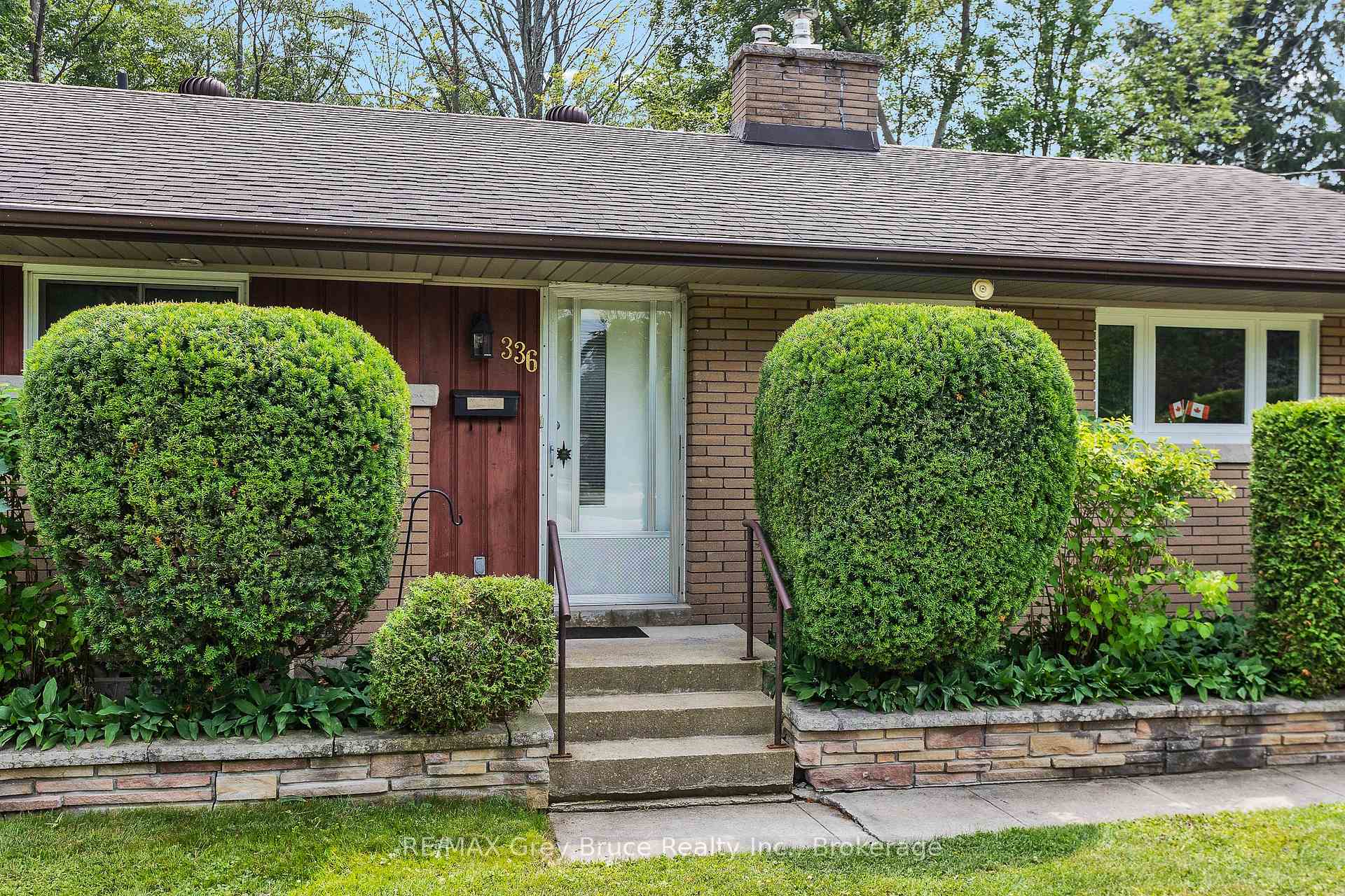 Photo 3 of 336 6th Avenue E, Owen Sound — HOMEH
