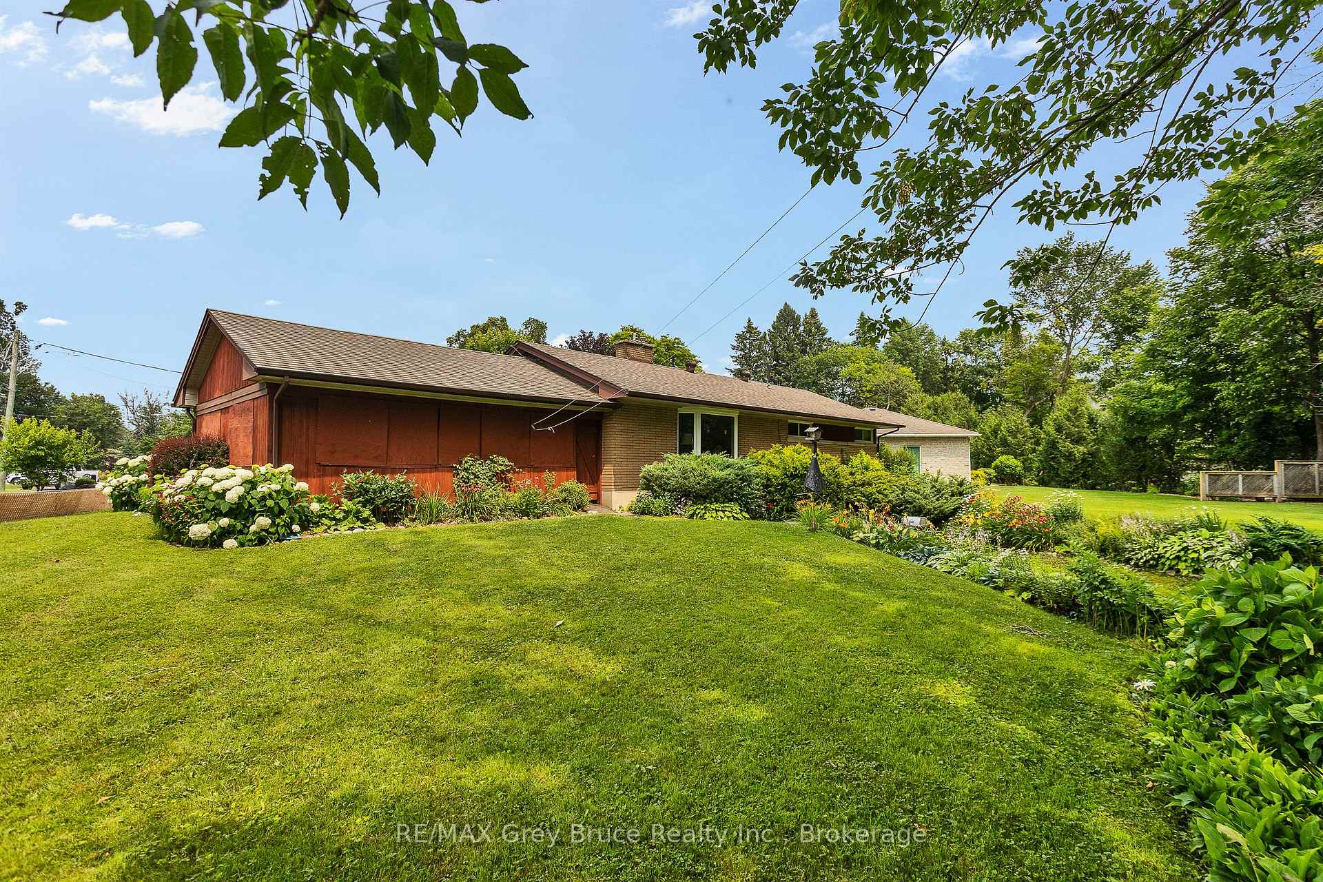 Photo 15 of 336 6th Avenue E, Owen Sound — HOMEH