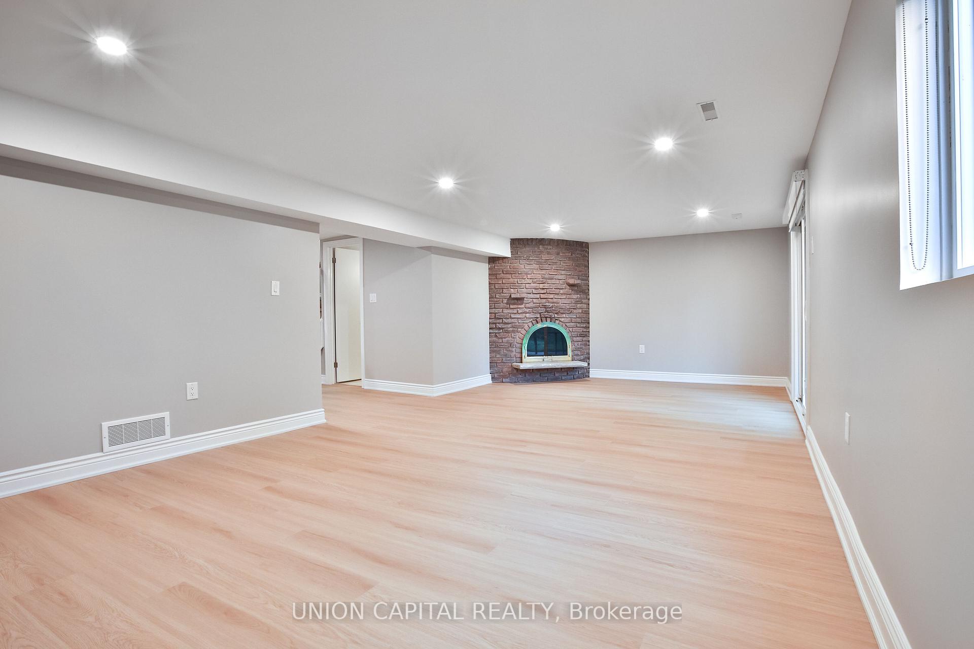 Photo 19 of Unit Lower, 131 Romfield Circuit, Markham, Royal Orchard — HOMEH