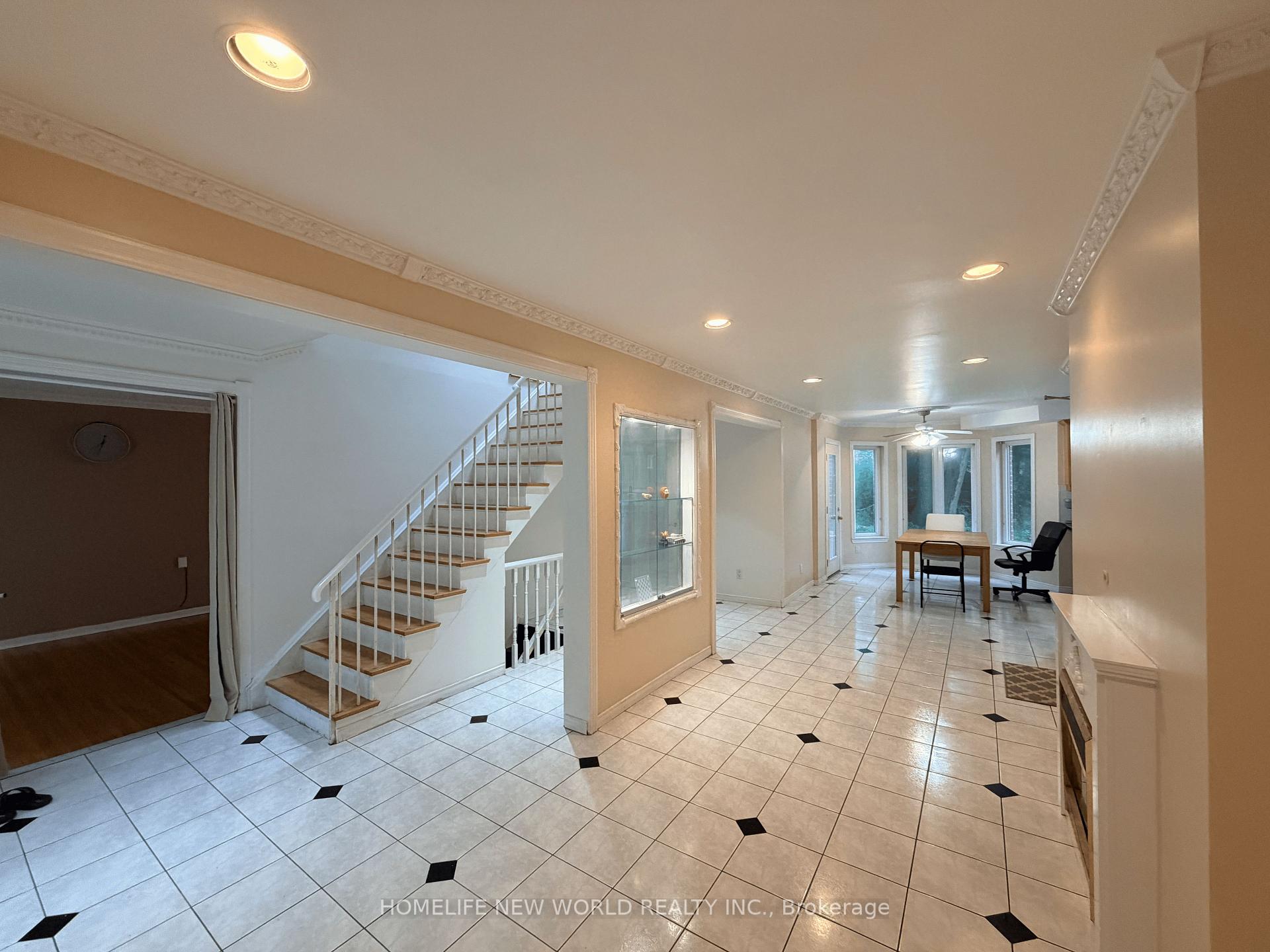 Photo 4 of 63 Lehar Crescent, North York, Hillcrest Village — HOMEH