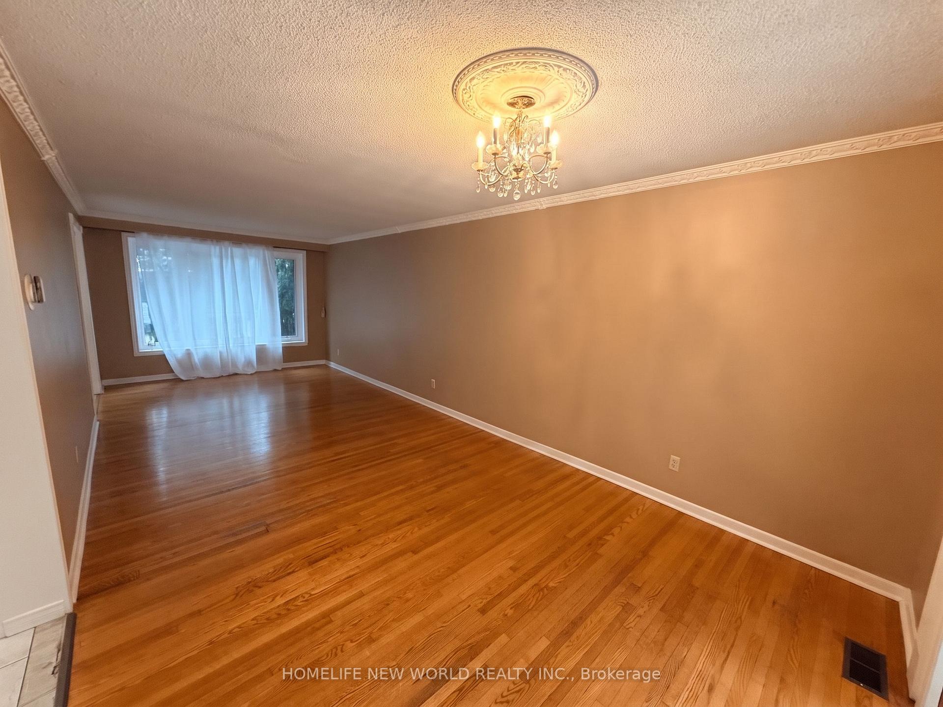 Photo 7 of 63 Lehar Crescent, North York, Hillcrest Village — HOMEH