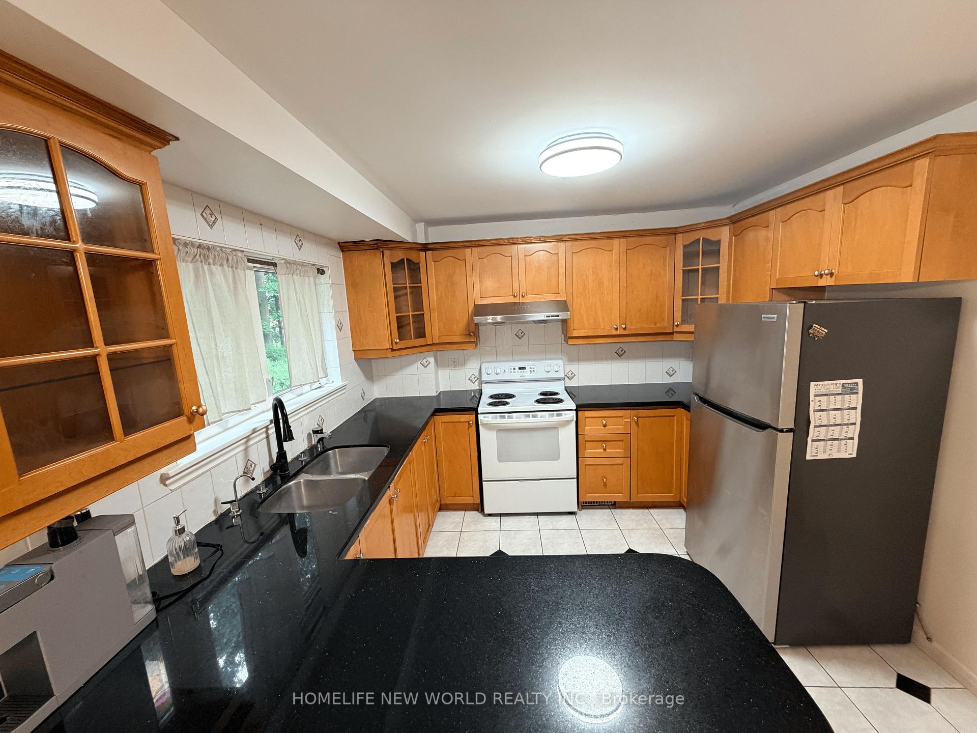 Photo 11 of 63 Lehar Crescent, North York, Hillcrest Village — HOMEH