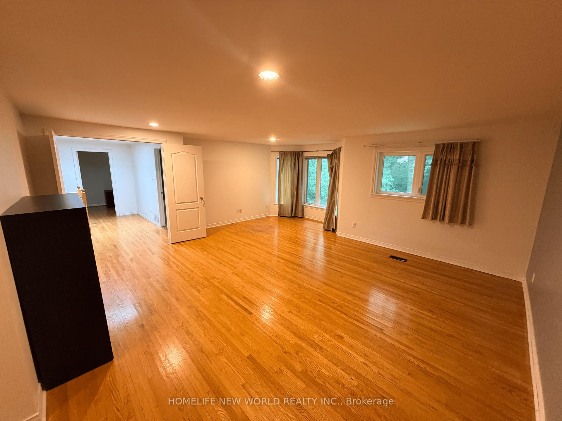 Photo 13 of 63 Lehar Crescent, North York, Hillcrest Village — HOMEH