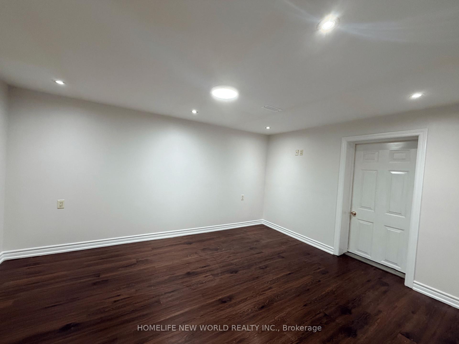 Photo 32 of 63 Lehar Crescent, North York, Hillcrest Village — HOMEH