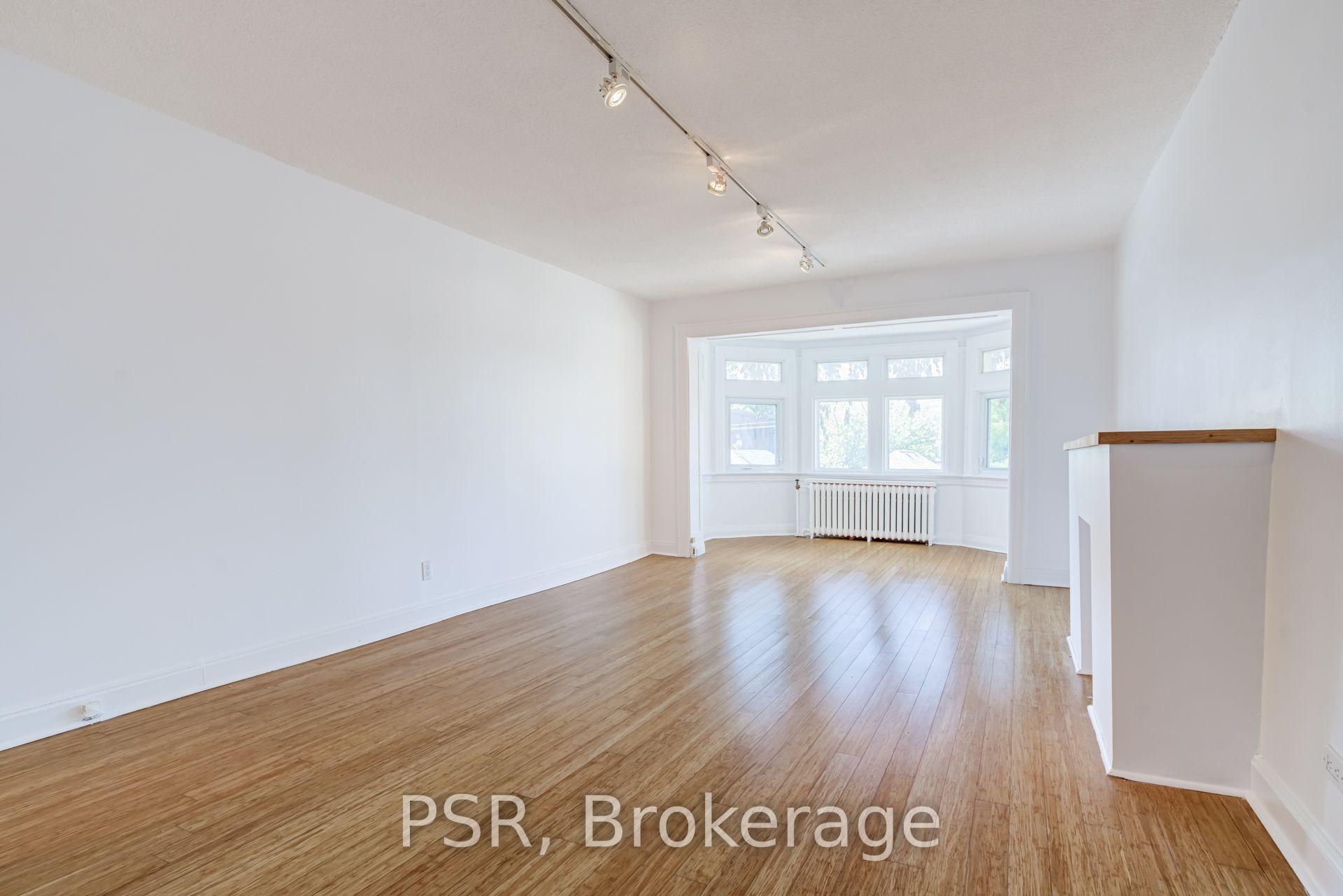 Photo 5 of Unit 17, 1599 Bathurst Street, Toronto, Forest Hill South — HOMEH