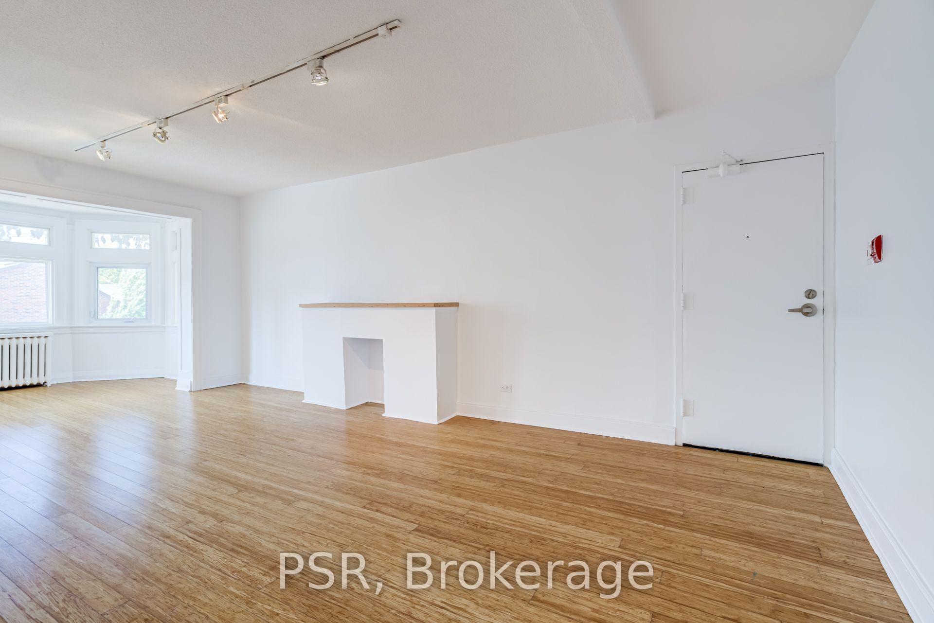 Photo 7 of Unit 17, 1599 Bathurst Street, Toronto, Forest Hill South — HOMEH
