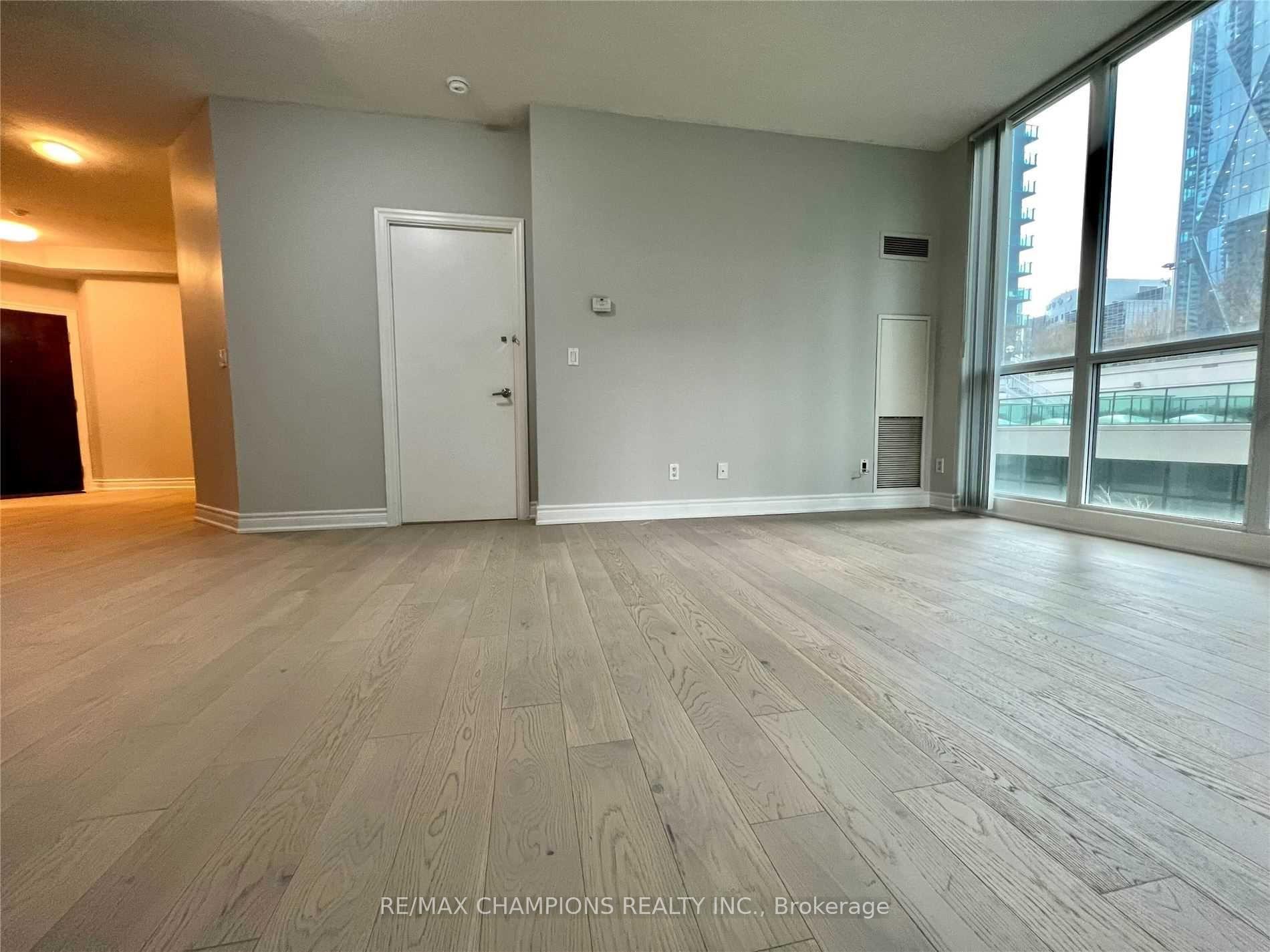 Photo 8 of Unit 402, 12 Yonge Street E, Toronto, Waterfront Communities — HOMEH